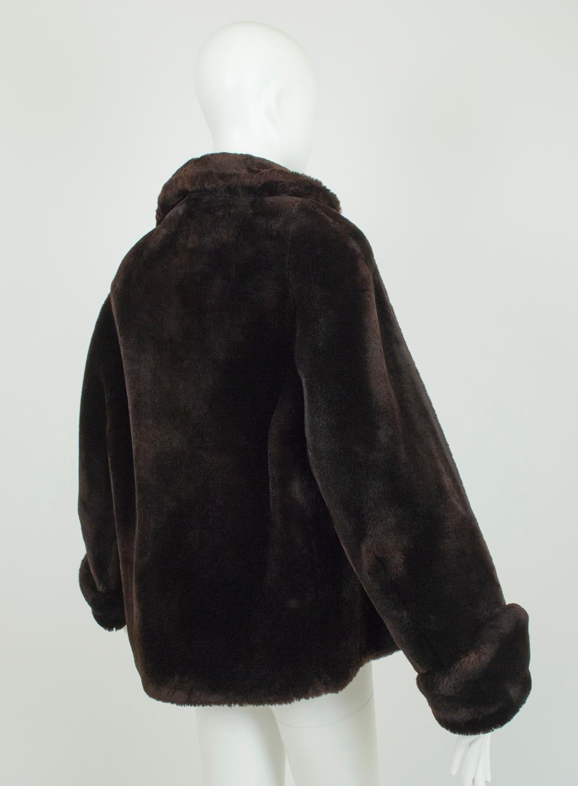 Veste ours Teddy Bear en fourrure de mouton marron avec poignets pointus (taille L), années 1950 Pour femmes en vente