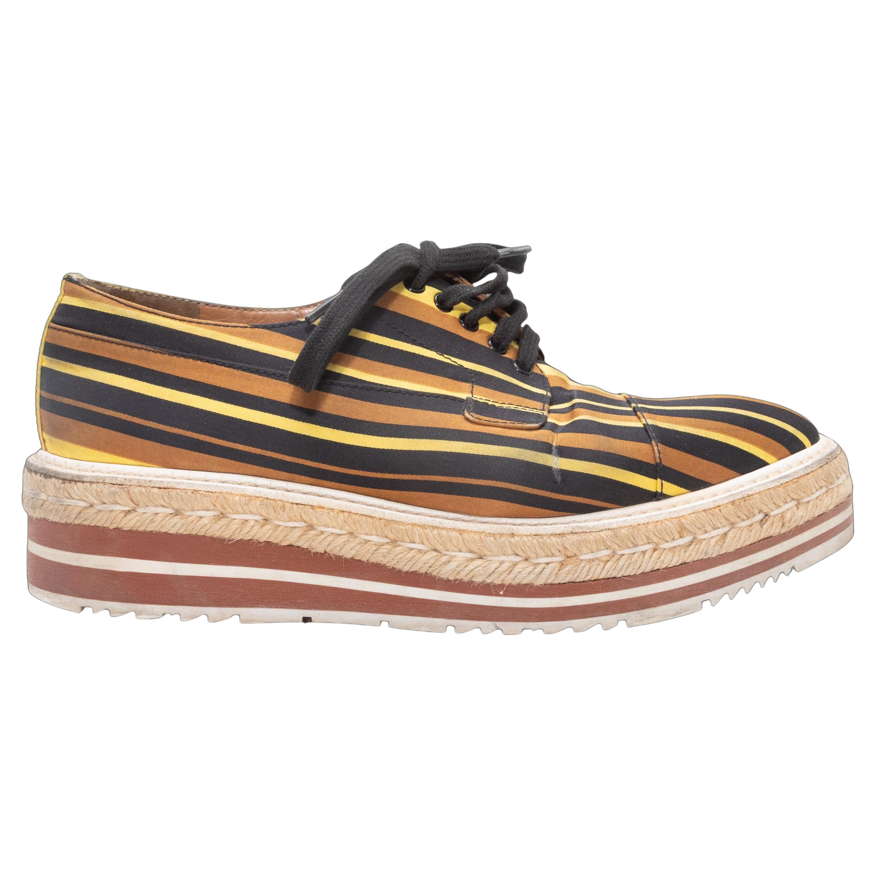 Braun 
Multicolor Prada Gestreifte Plateau-Oxfords Größe 38.5 im Angebot