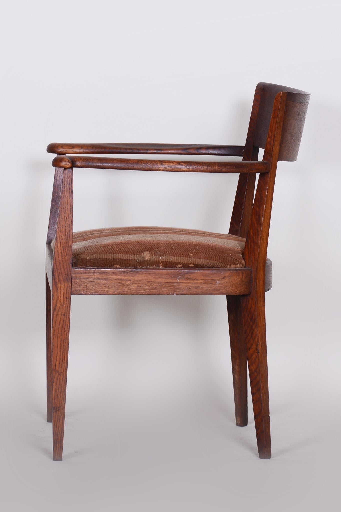 Original very well preserved condition.

Art Deco armchair
Material: Oak
Source: Czechia
Period: 1920-1929.