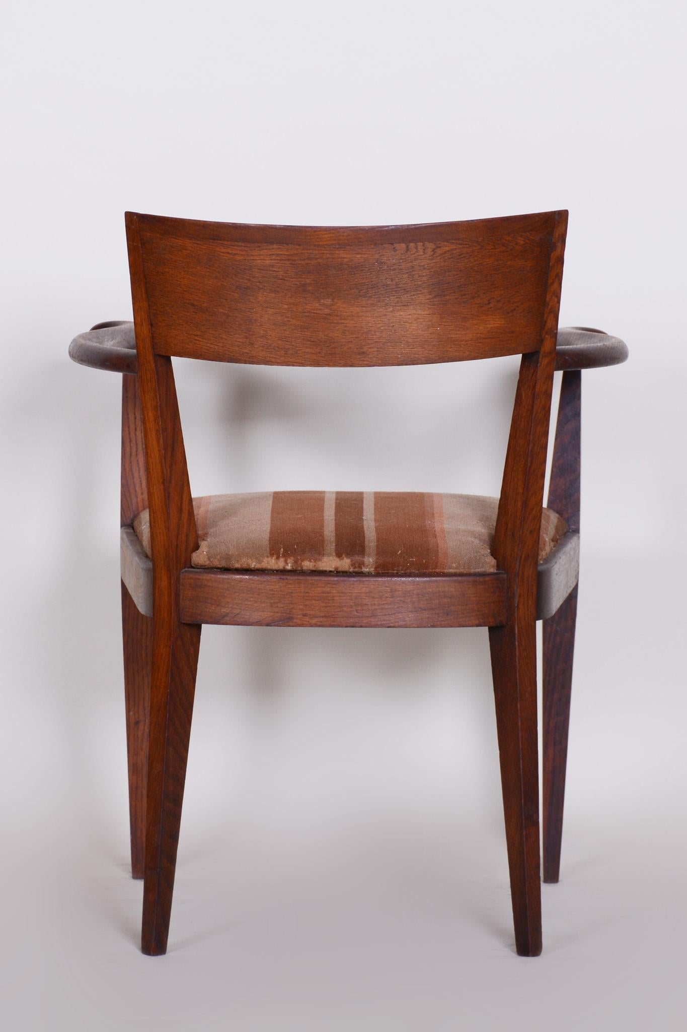 Brown Oak Cubist Art Deco Armchair, Original Well Preserved Condition, 1920s In Good Condition For Sale In Horomerice, CZ