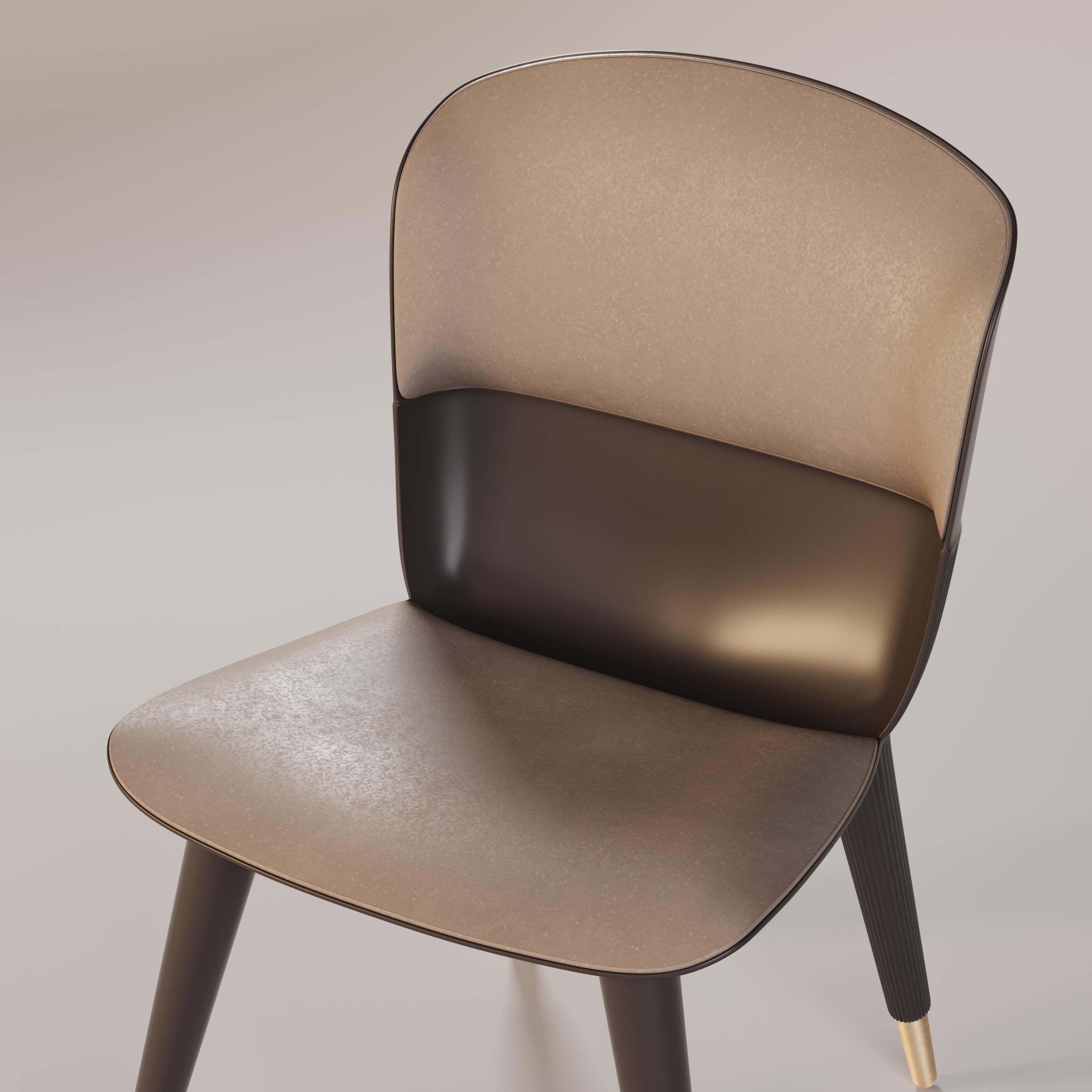 XXIe siècle et contemporain Chaise de salle à manger d'extérieur avec revêtement en cuir Brown en vente