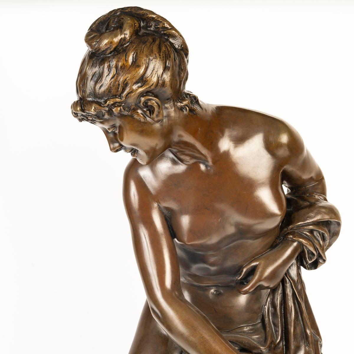 Scultura in bronzo con patina marrone di Léon Léon, XIX secolo.

Scultura in bronzo di Léon Pilet con patina marrone, raffigurante una donna seduta su una roccia, XIX secolo, periodo di Napoleone III.
H: 78cm, L: 30cm, P: 34cm
