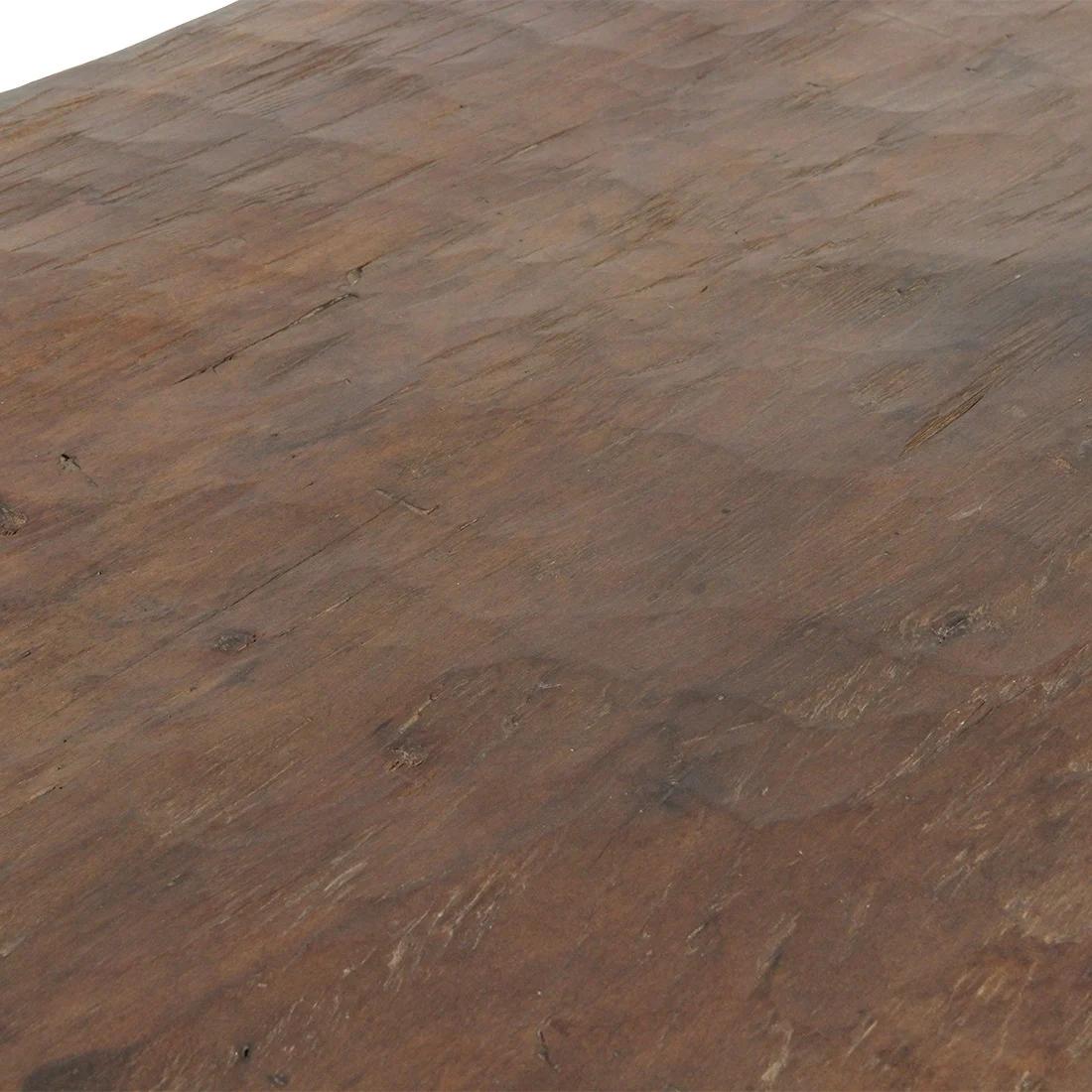 Fait main Table Naga en bois patiné brun, Craft in India, début du 20e siècle en vente