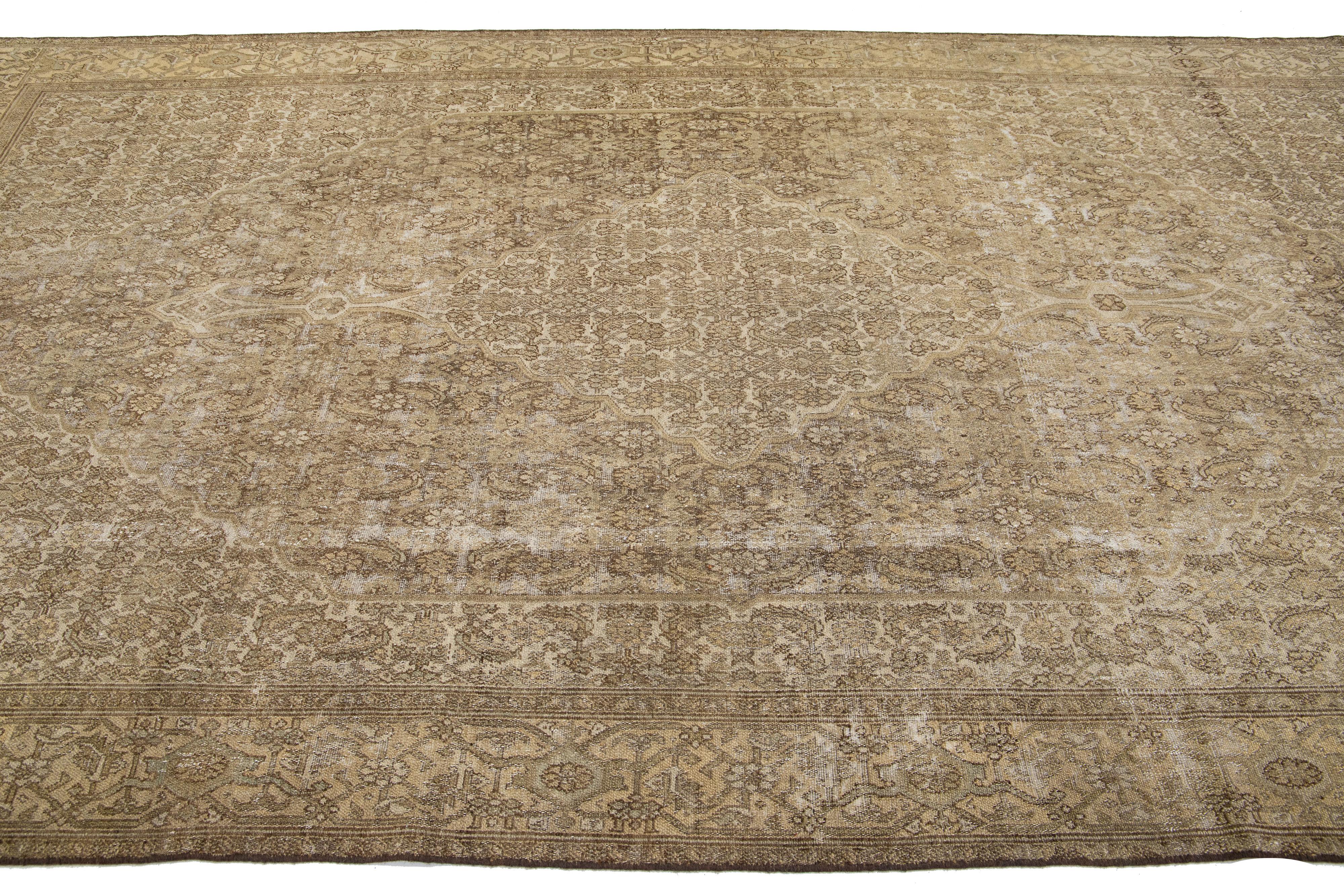 Brown Persian Malayer Wool Rug HandCrafted in the 1910s (Handgeknüpft) im Angebot