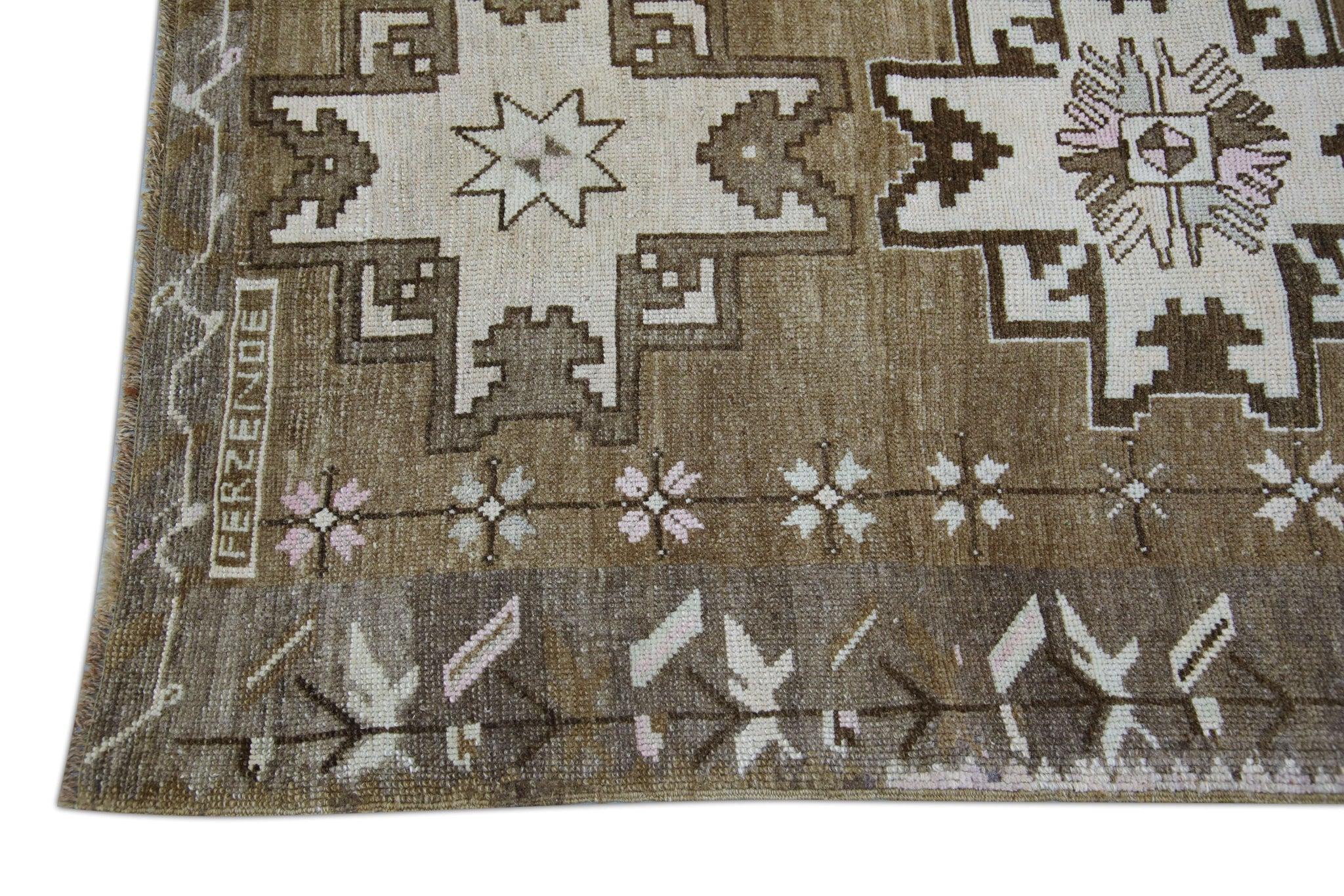 XXI secolo e contemporaneo Runner Oushak vintage in lana intrecciata a mano marrone e rosa 3'11