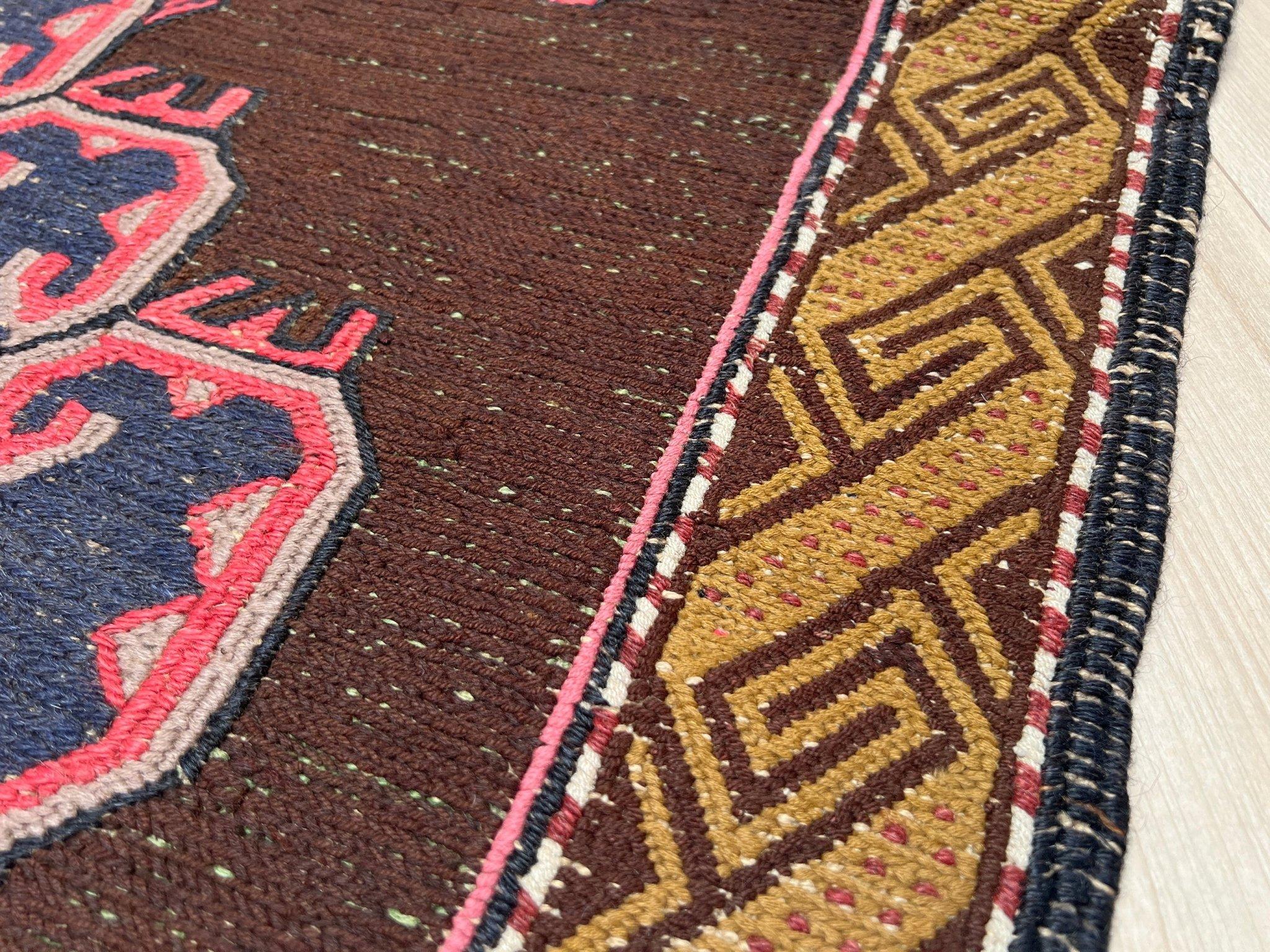 Soumak brun et rose • Tapis vintage turc en laine tissée à plat (2′10″×4′5″) • 1950s en vente 2