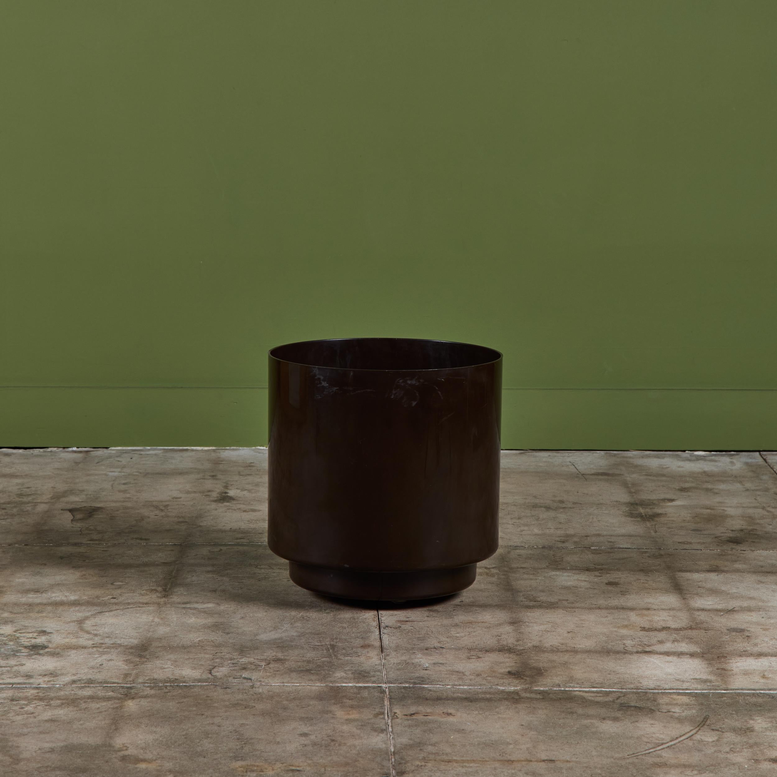Late 20th Century Brown Planter by Anna Castelli Ferrieri for Kartell For Sale