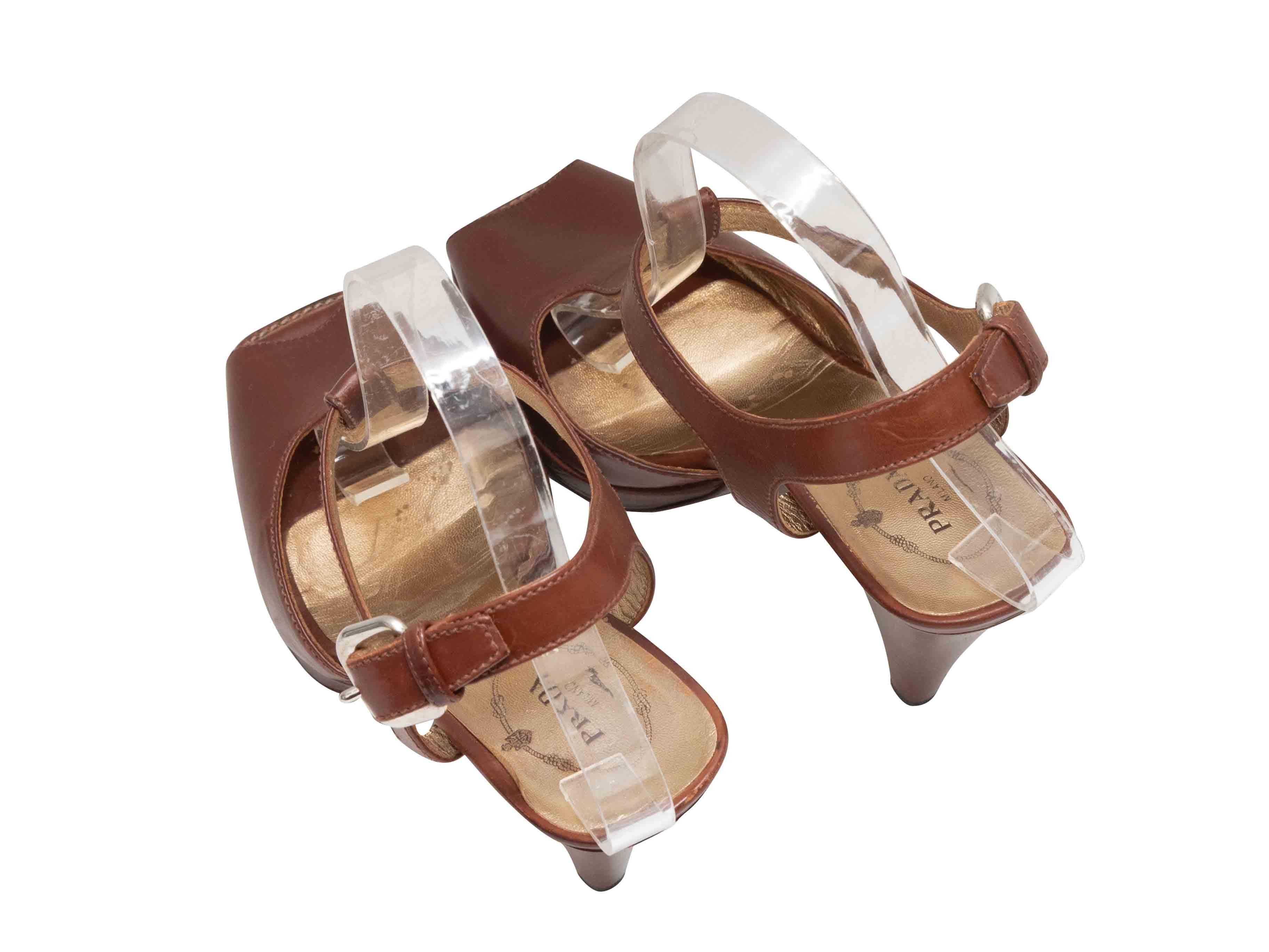 Braun Prada Quadratische Peep-Toe T-Strap Heels Größe 38.5 im Zustand „Gut“ im Angebot in New York, NY