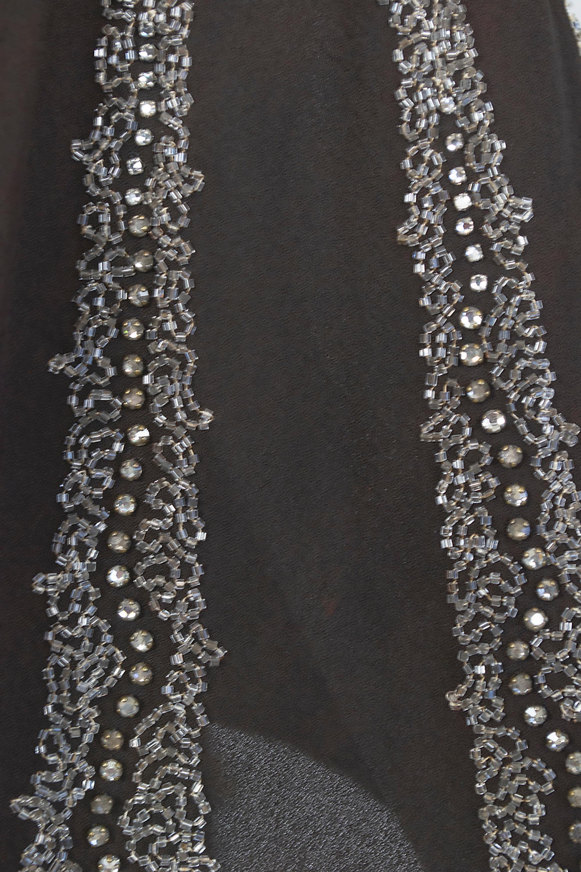 Abito a kimono in crêpe di seta marrone Regency con maniche a pipistrello in cristallo - Med, anni '30 in vendita 5