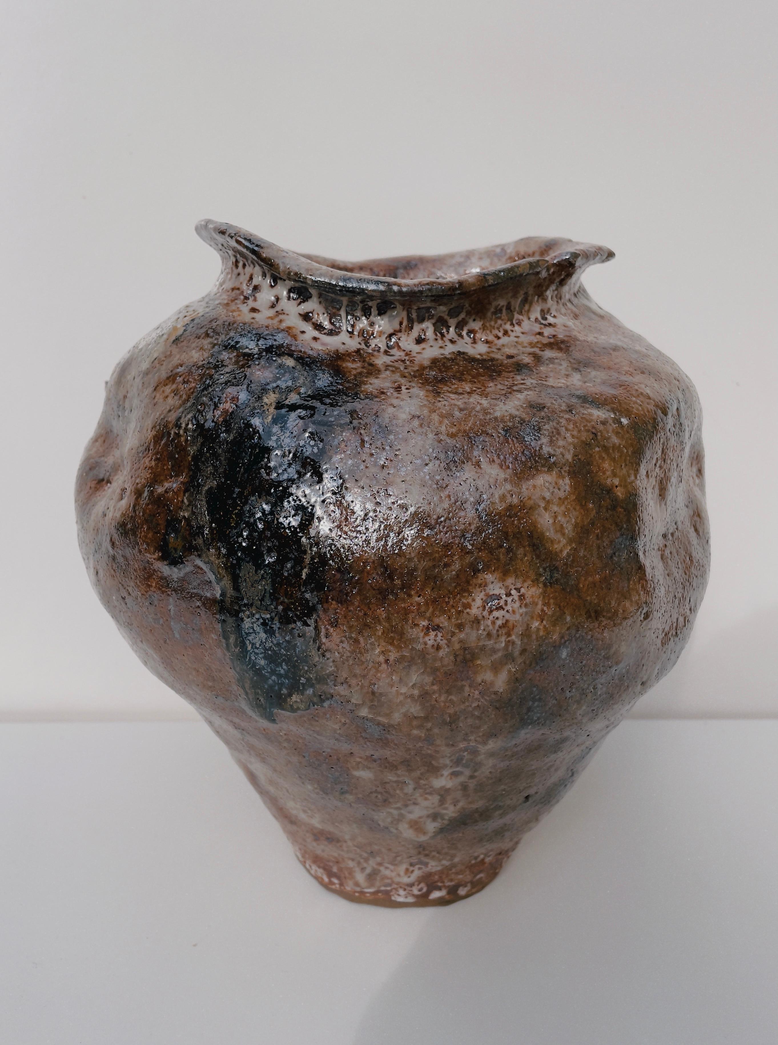 Brown Rituals Vase by Lisa Geue For Sale 2