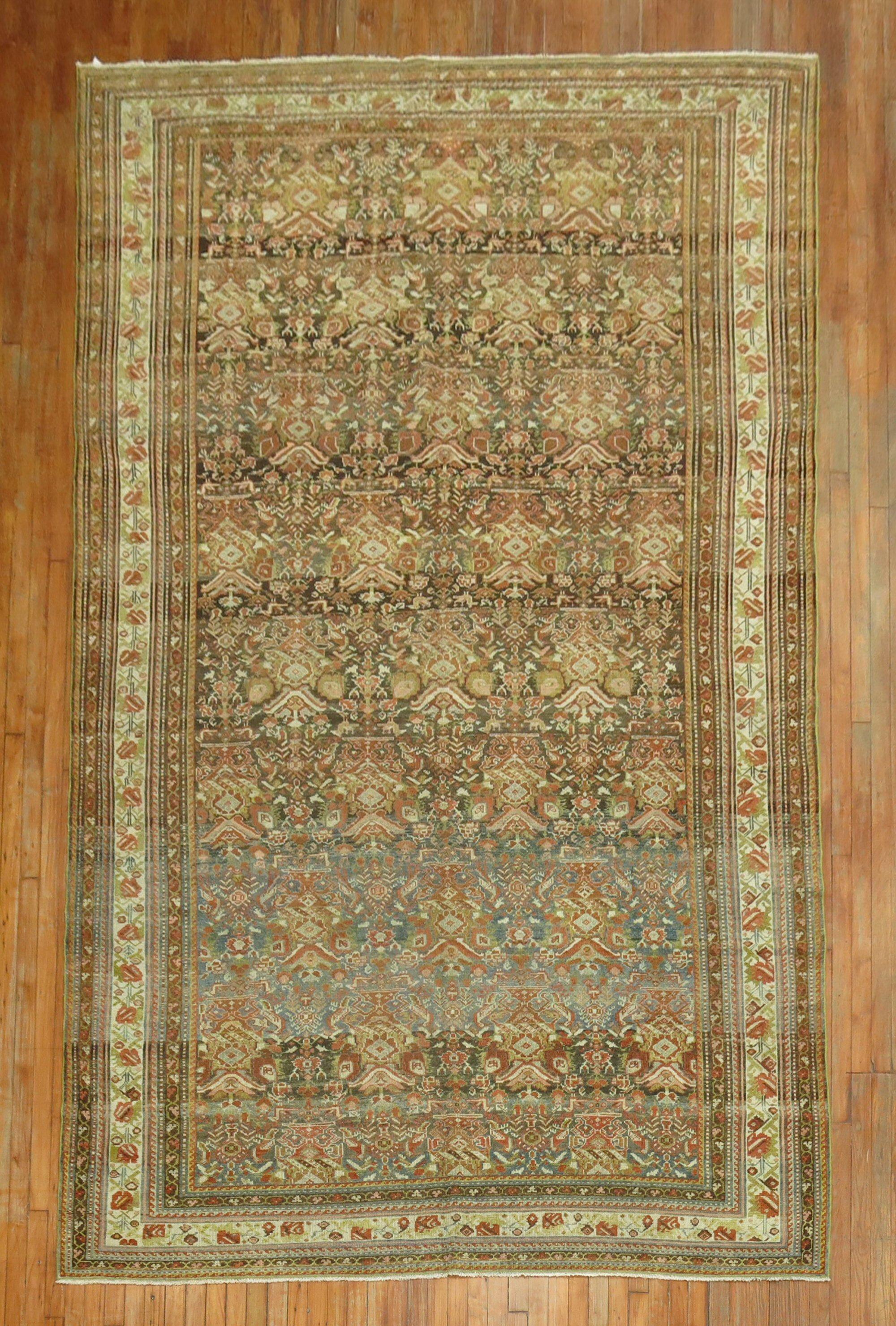 Antiker hochdekorativer zimmergroßer persischer Malayer-Teppich aus dem frühen 20. 

Maße: 7'4'' x 12'4''.