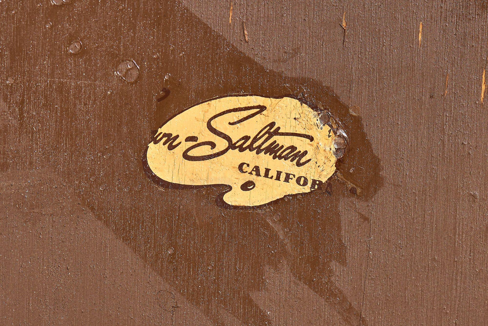 Beistelltisch „Salzman“ aus Nussbaum und emailliertem Kupfer von John Keal, 1960 (Mitte des 20. Jahrhunderts) im Angebot