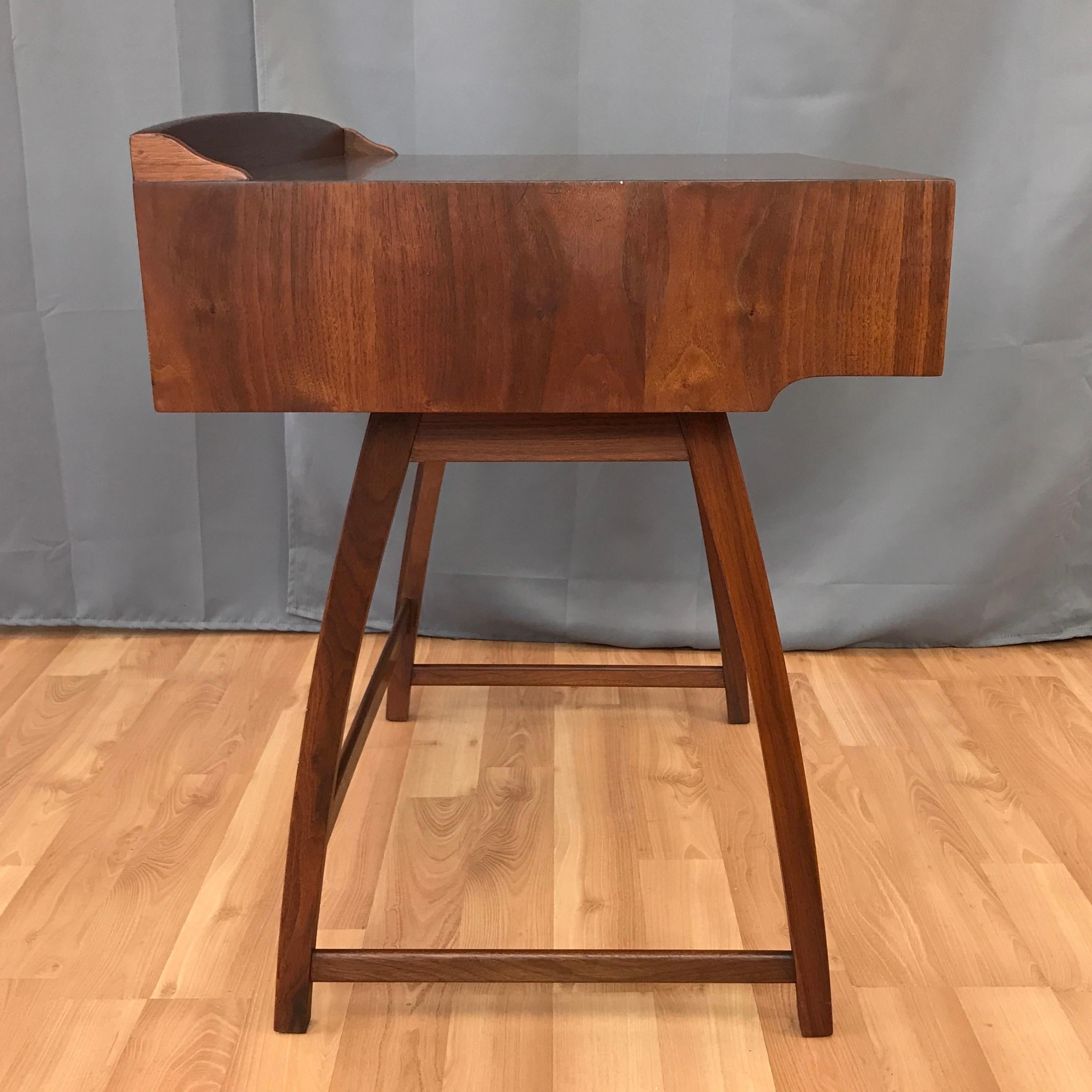 Mid-20th Century Brown-Saltman Mid-Century Modern Small Walnut Desk