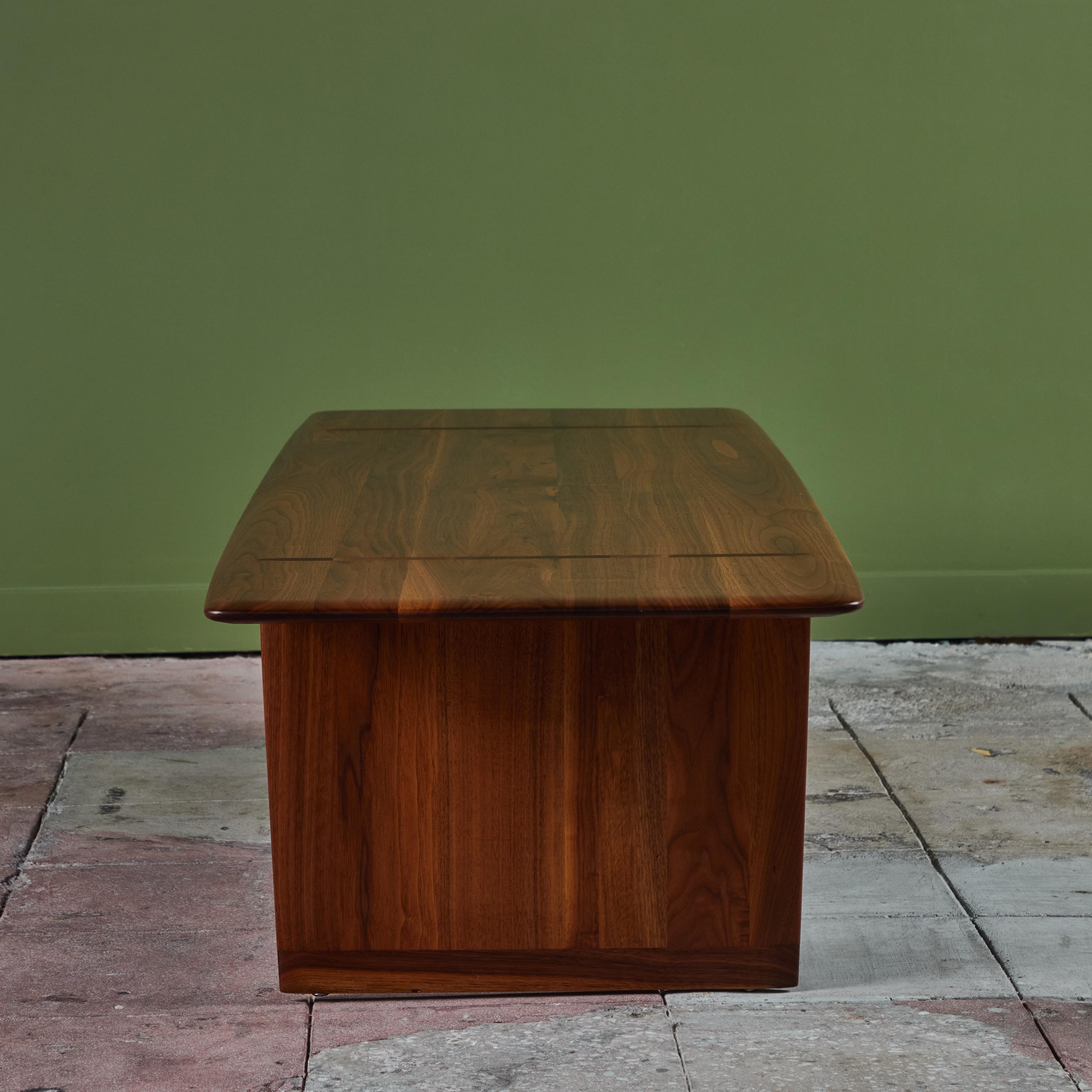 Brown Saltman Walnut Coffee Table In Excellent Condition For Sale In Los Angeles, CA