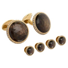 Boutons de manchette et clous d'oreilles en saphir brun et diamant champagne en or jaune 18 carats