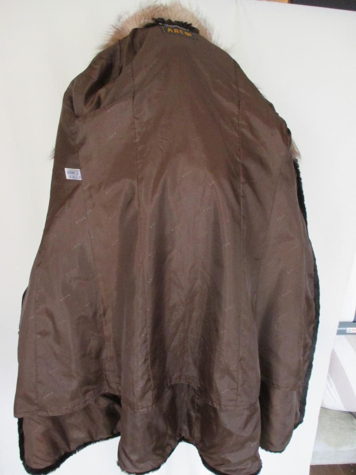 Manteau de fourrure de castor rasé Brown Small en vente 3