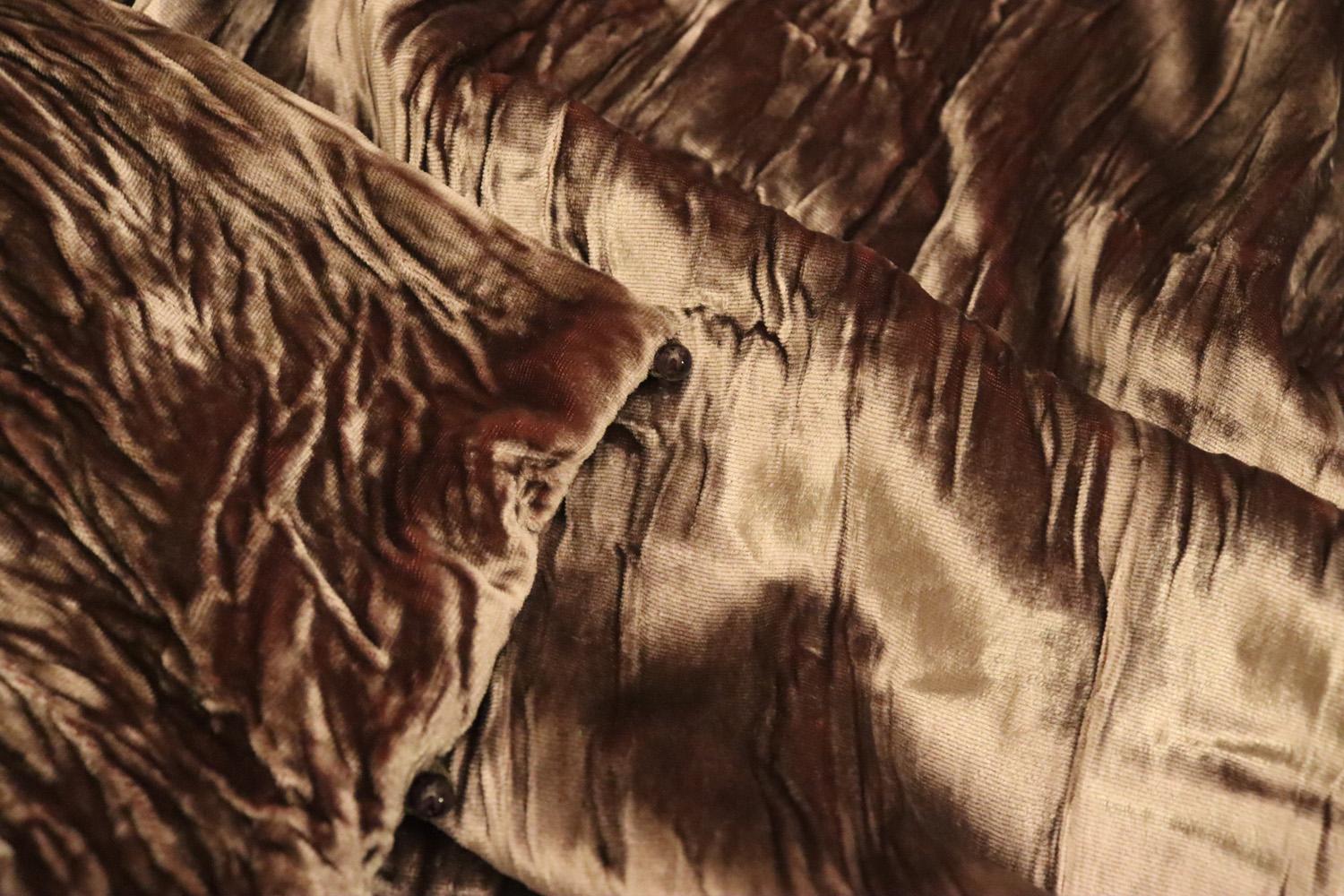 Women's or Men's Dusty Pink /Lilac Silk Velvet Shawl For Sale