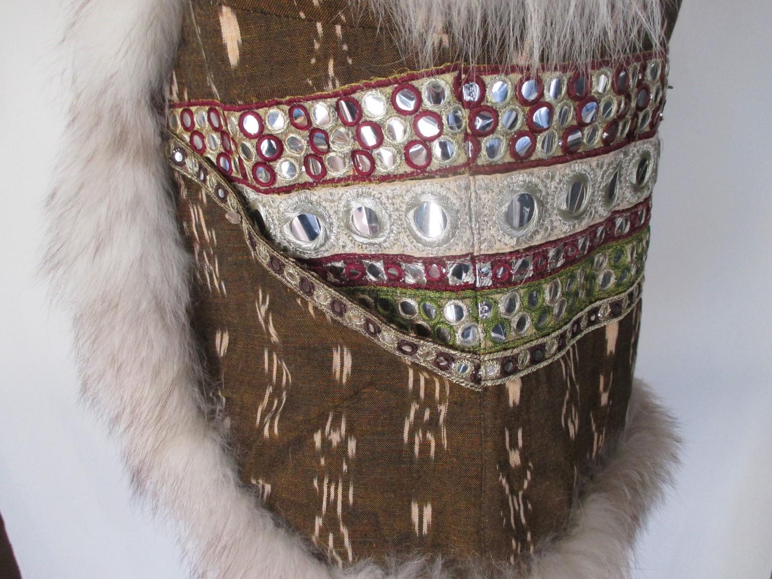 Brown Silver Ikat Gilet with Fox Fur  In Good Condition For Sale In Amsterdam, NL