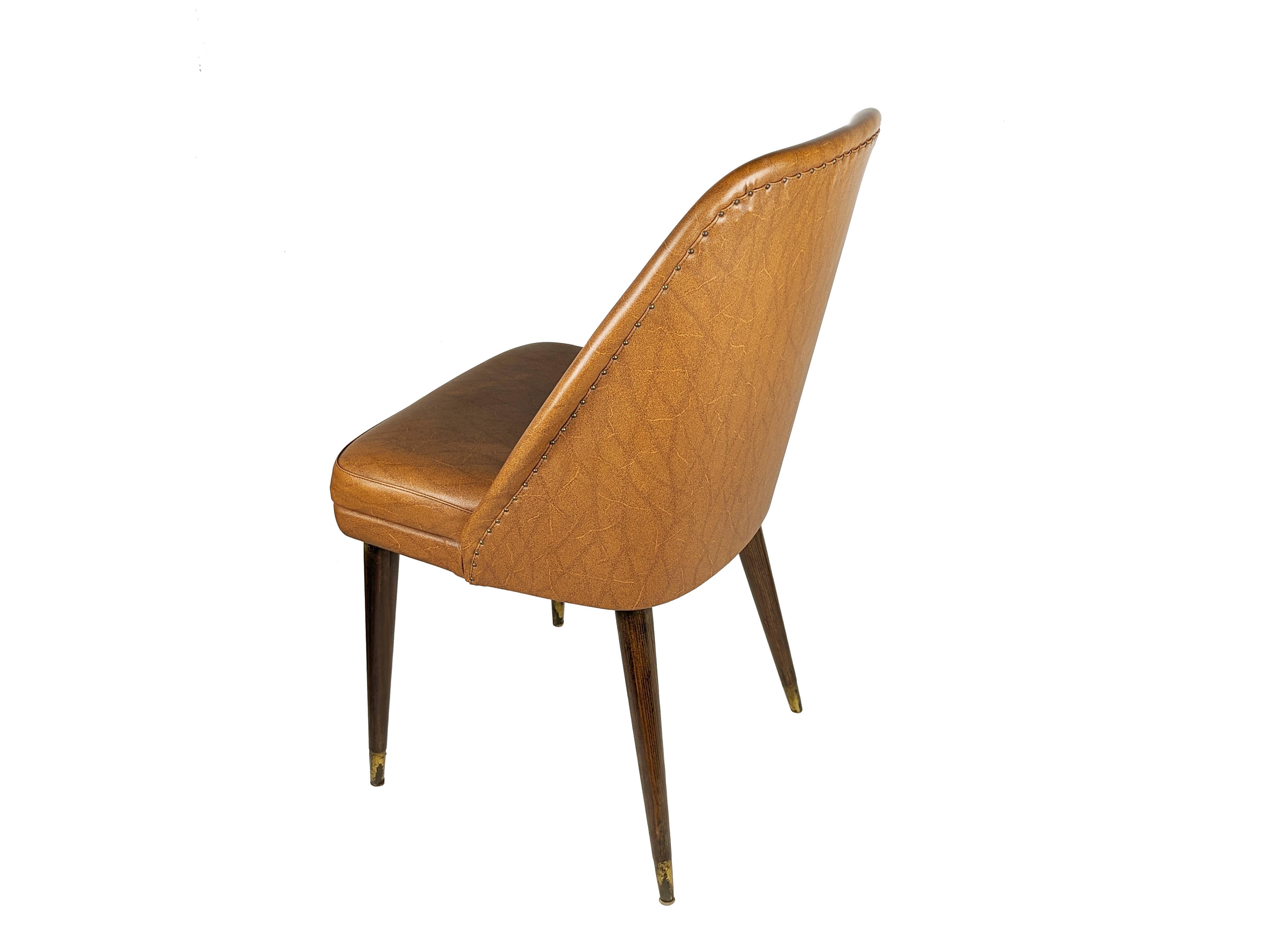 Brown skai, wood & brass 1956 chairs by Carlo Pagani for Cassina In Good Condition For Sale In Varese, Lombardia