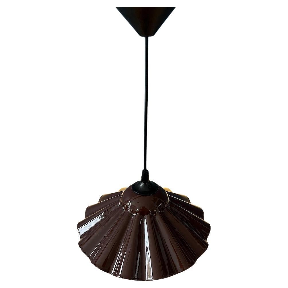Pequeña lámpara colgante marrón esmaltada en forma de flor estilo Art Déco, años 70 en venta