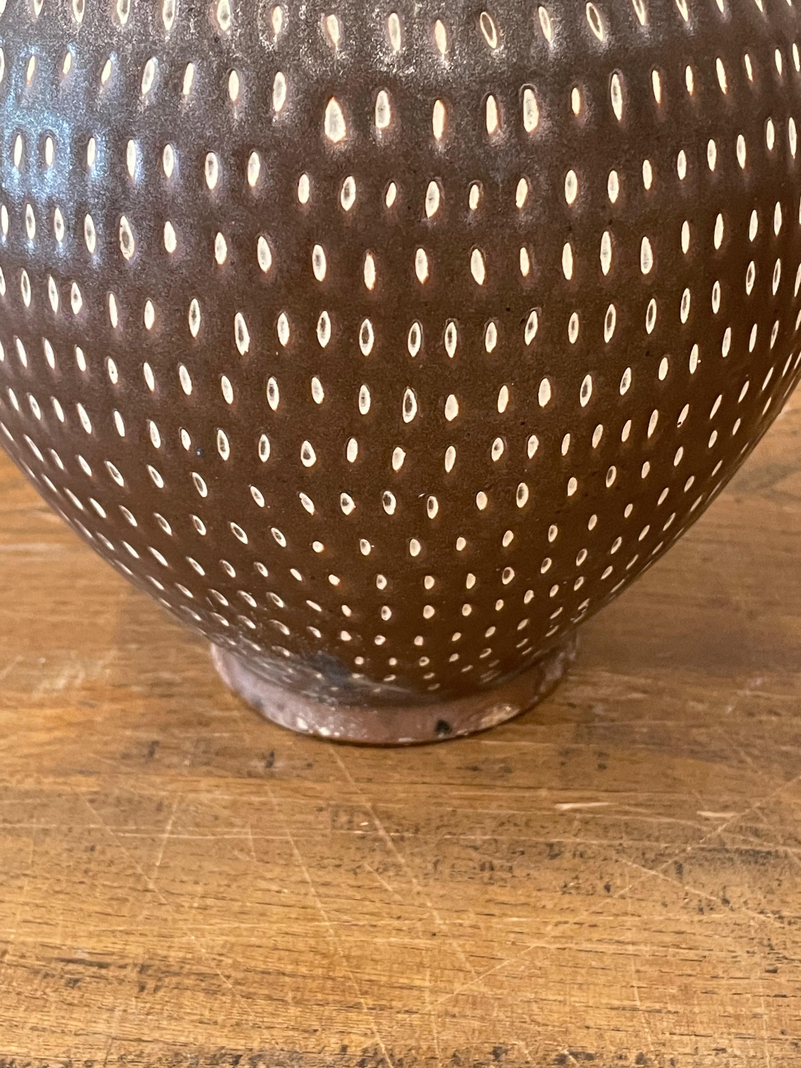 Cinese Vaso in ceramica maculata marrone, Cina, Contemporaneo in vendita