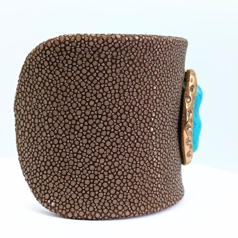Brilliant Cut Brown Stingray Leather Bracelet with Turquoise For Sale
