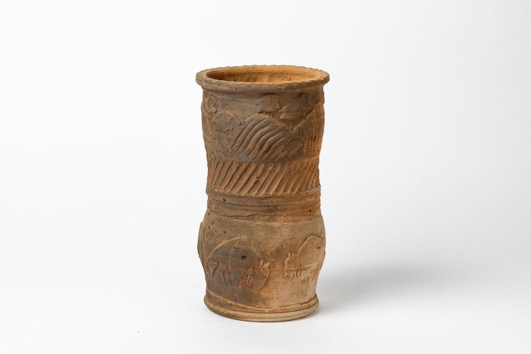 Mid-Century Modern Brown Stoneware Ceramic Vase by D Garet La Borne circa 1985 Animals Decoration For Sale