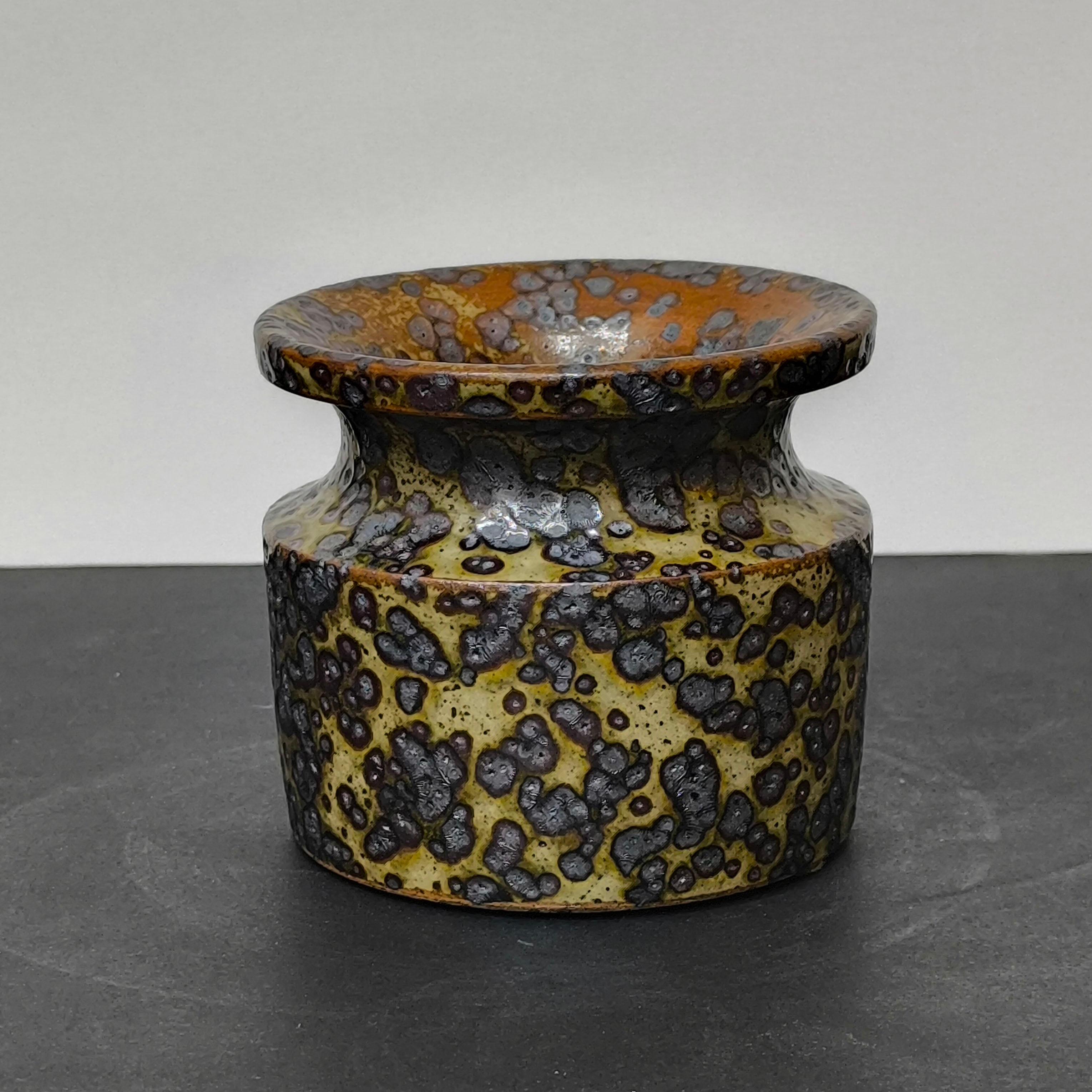 Molded Brown Stoneware Jar by Swedish Ceramist Claes Thell, 1978 For Sale