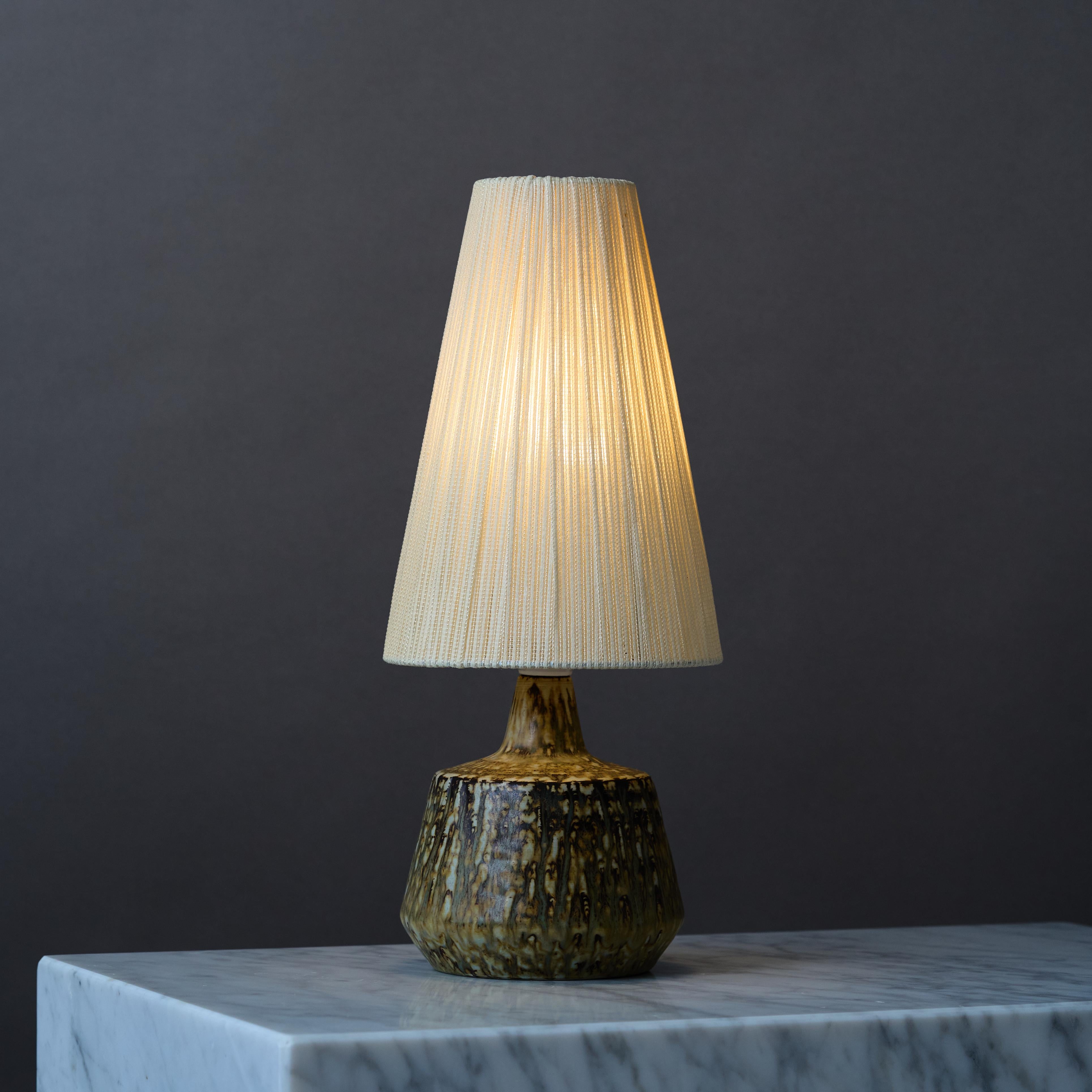Scandinavian Modern Brown Stoneware 'Rubus' Table Lamp by Gunnar Nylund for Rörstrand, Sweden, 1960s For Sale