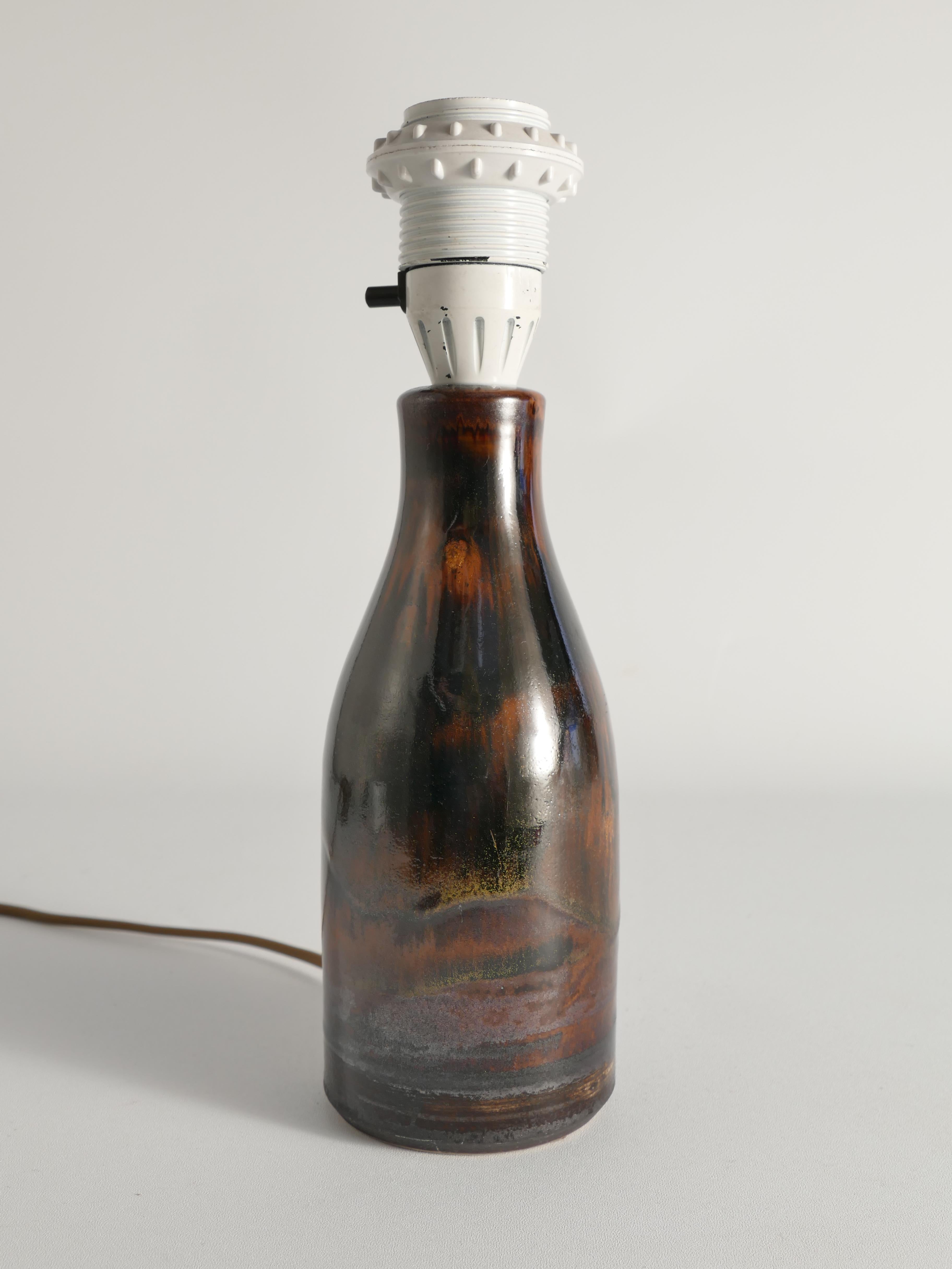 Mid-Century Modern Lampe de table en grès brun par Carl-Harry Stålhane, Designhuset, Suède années 1960 en vente
