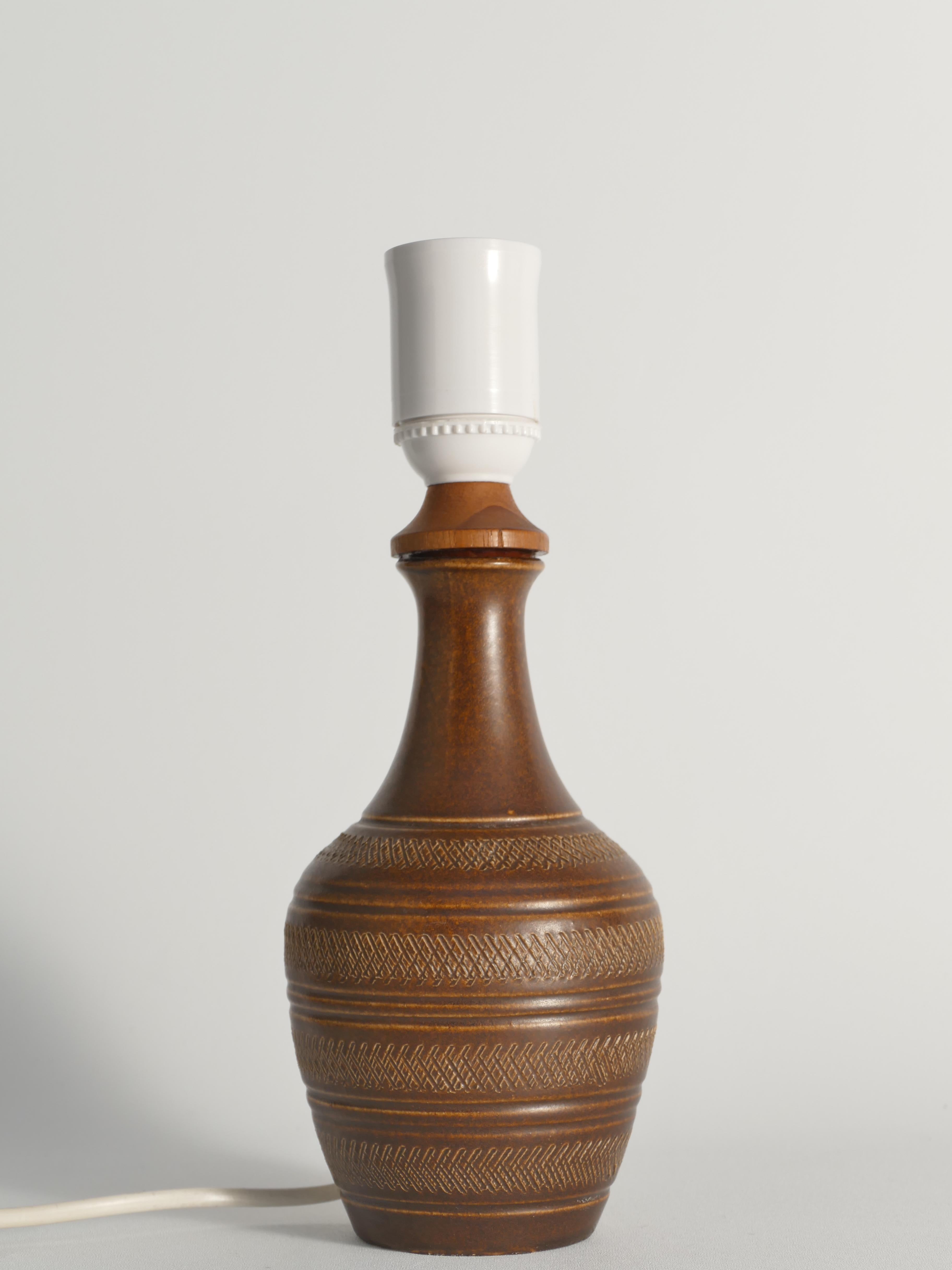 Mid-Century Modern Brown Stoneware Table Lamp, Model number 59617, by Scheurich West Germany 1960s For Sale