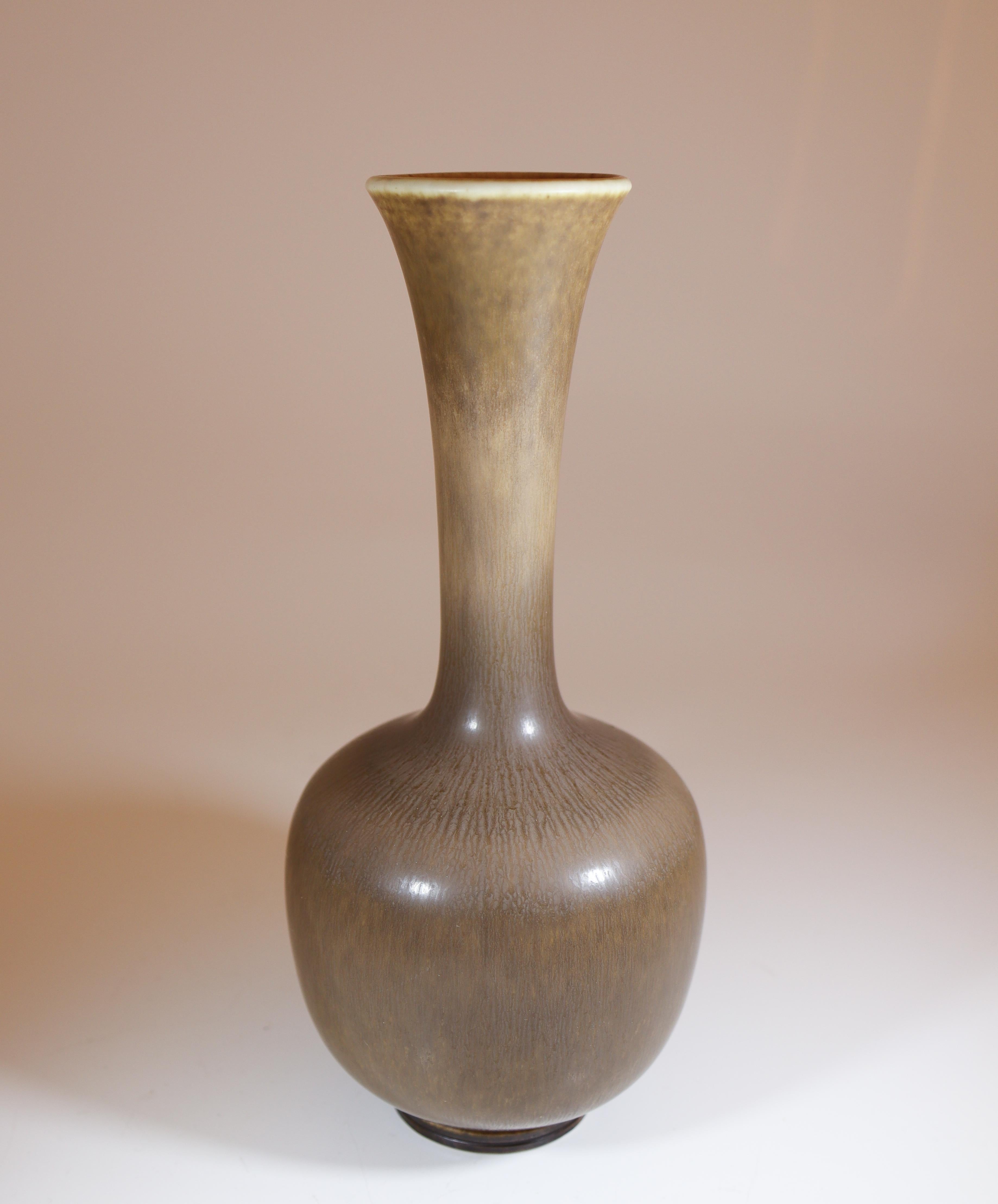 Brown Stoneware Vase - Berndt Friberg- Gustavsberg 1965 In Excellent Condition For Sale In Stockholm, SE