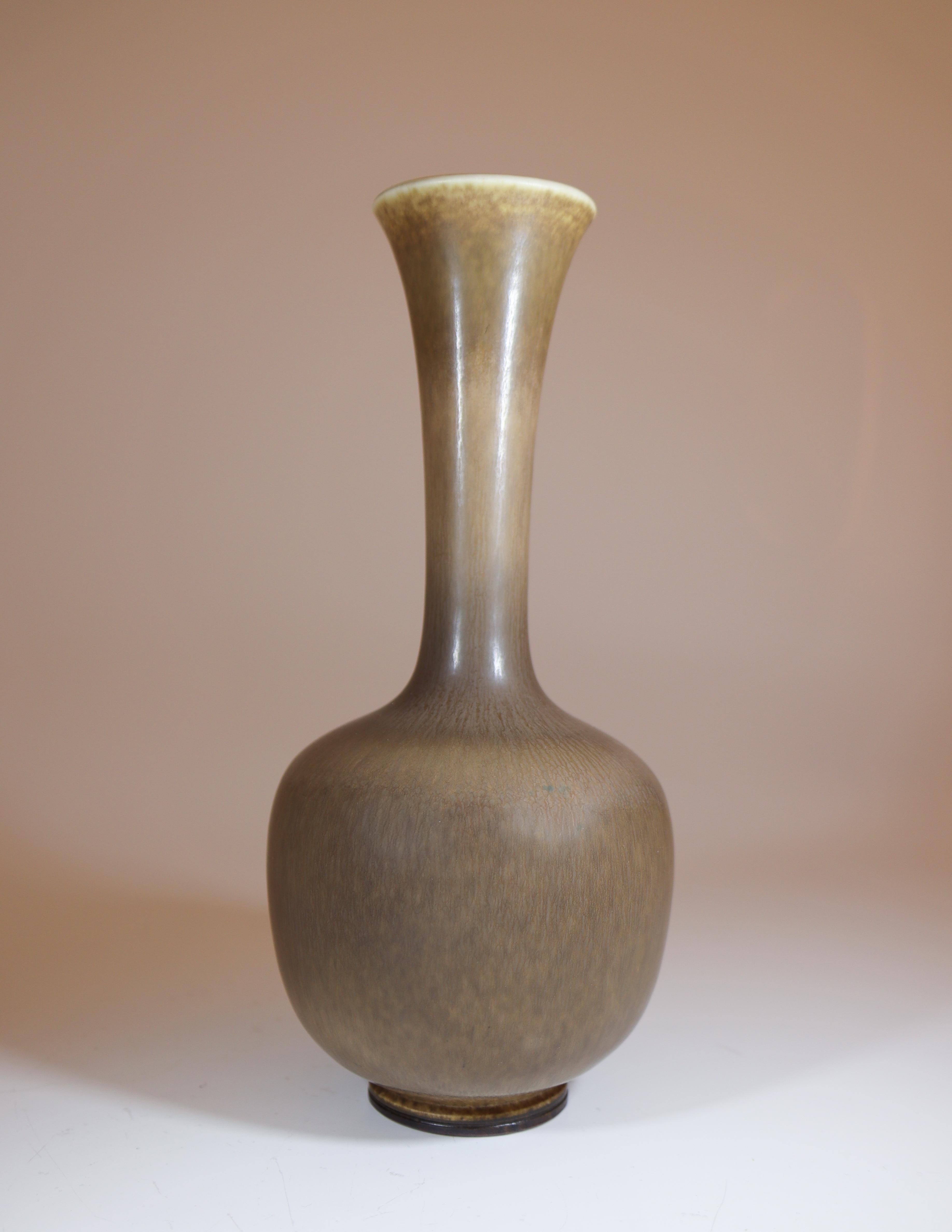 20th Century Brown Stoneware Vase - Berndt Friberg- Gustavsberg 1965 For Sale