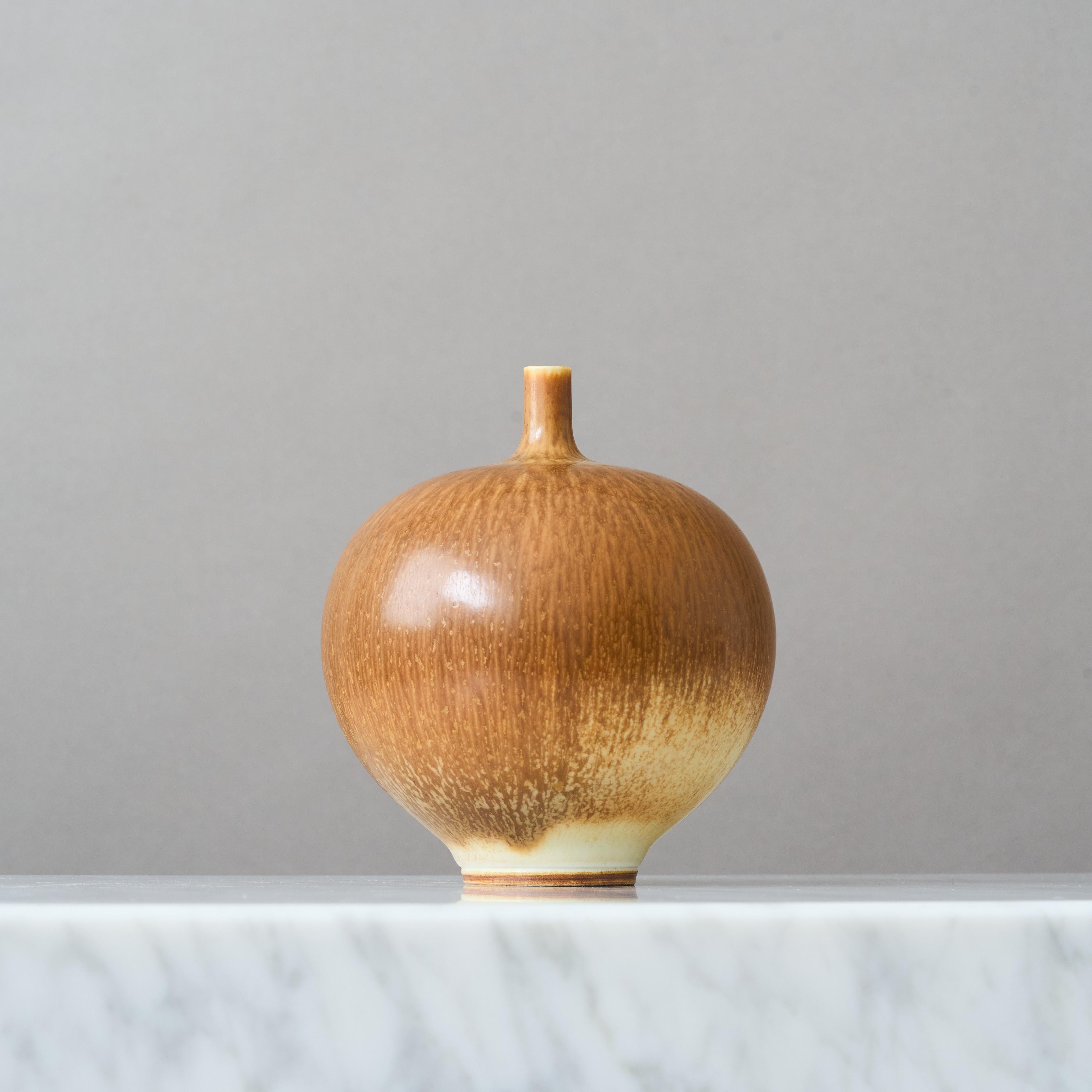 Jarrón de gres marrón de Berndt Friberg para Gustavsberg Studio, Suecia, 1963 Sueco en venta