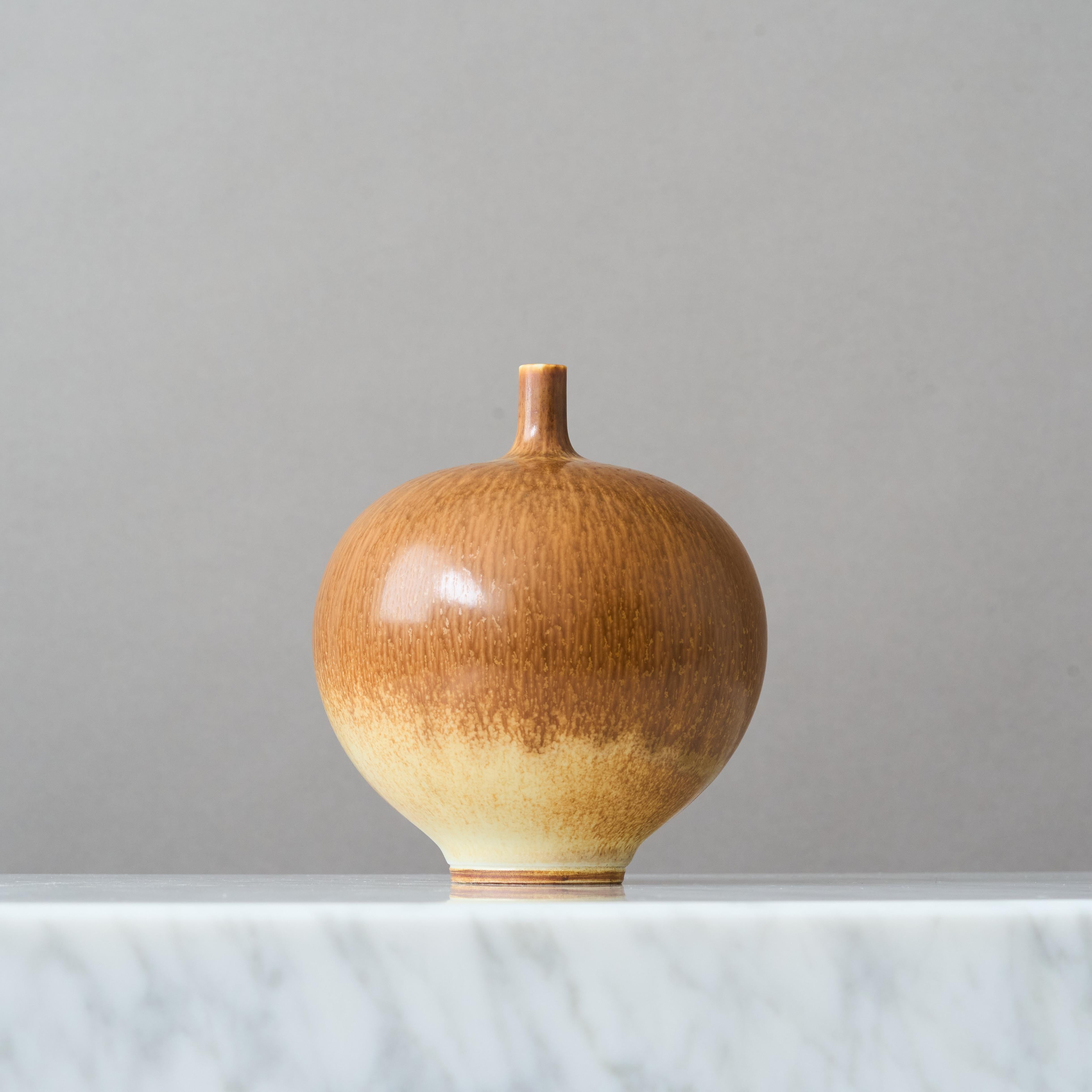 Jarrón de gres marrón de Berndt Friberg para Gustavsberg Studio, Suecia, 1963 siglo XX en venta