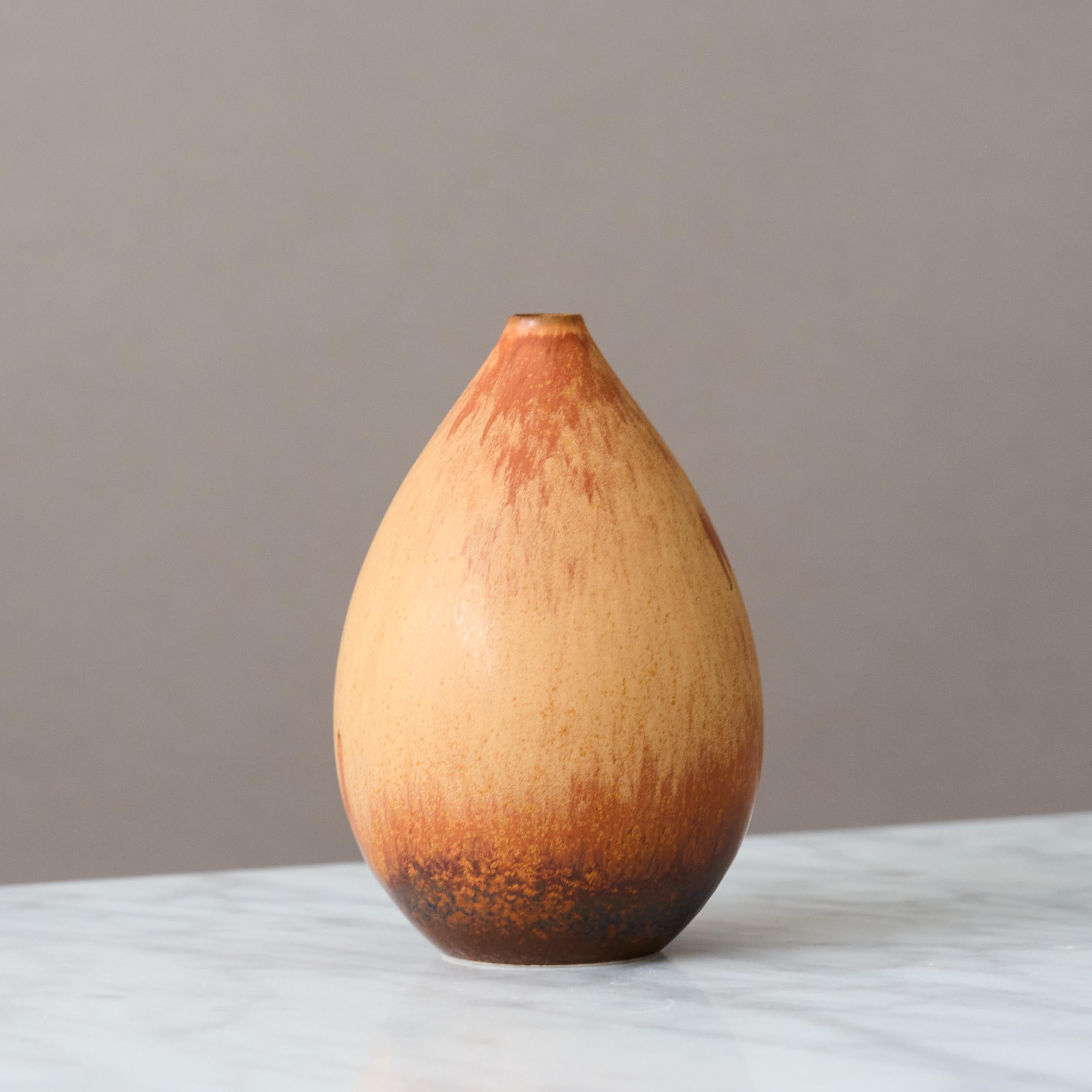 20th Century Brown Stoneware Vase by Carl-Harry Stalhane, Rorstrand, Sweden, 1955. For Sale