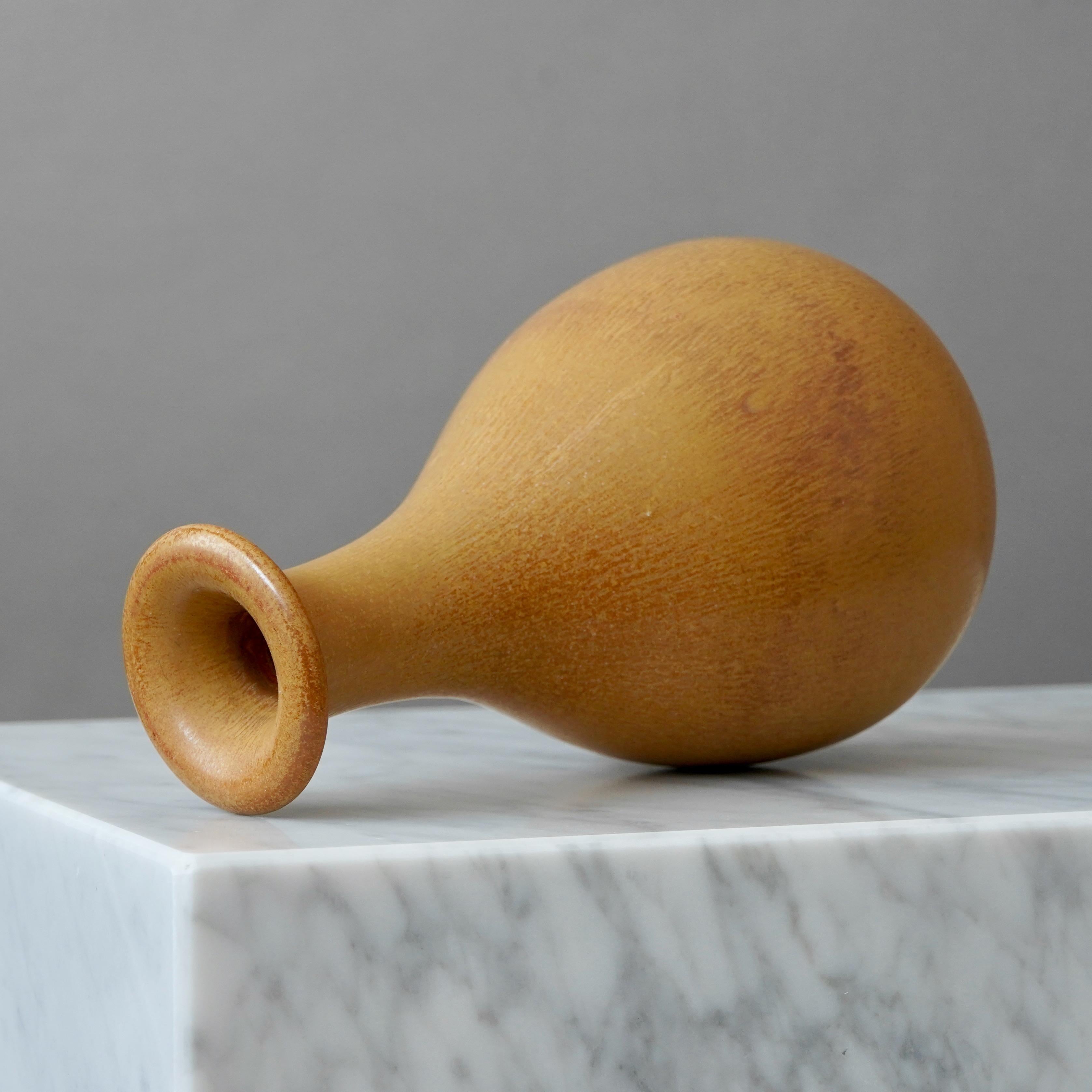 Svedese Vaso in gres marrone di Gunnar Nylund per Rorstrand, Svezia, anni '1940 in vendita