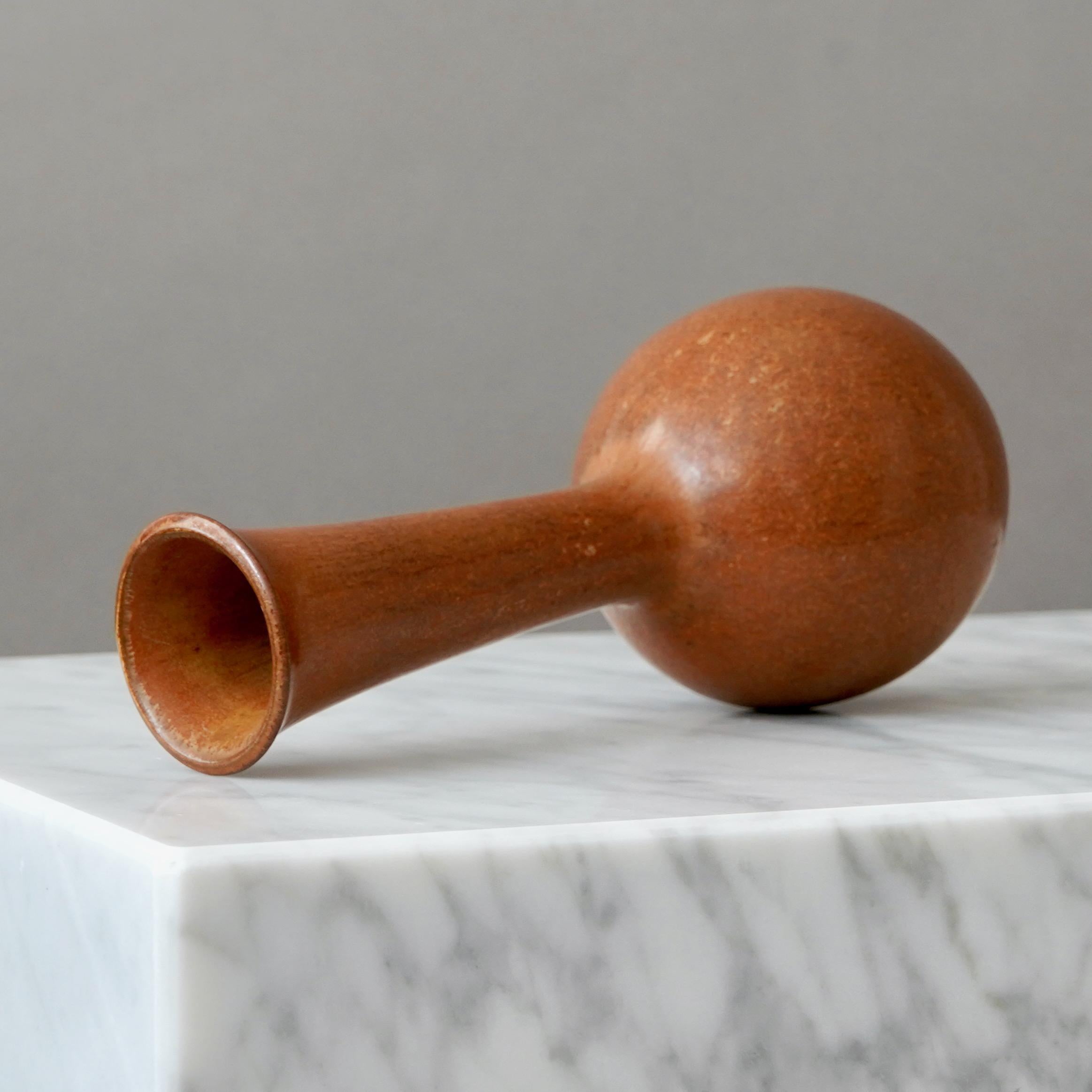 Smaltato Vaso in gres marrone di Gunnar Nylund per Rorstrand, Svezia, anni '1940 in vendita