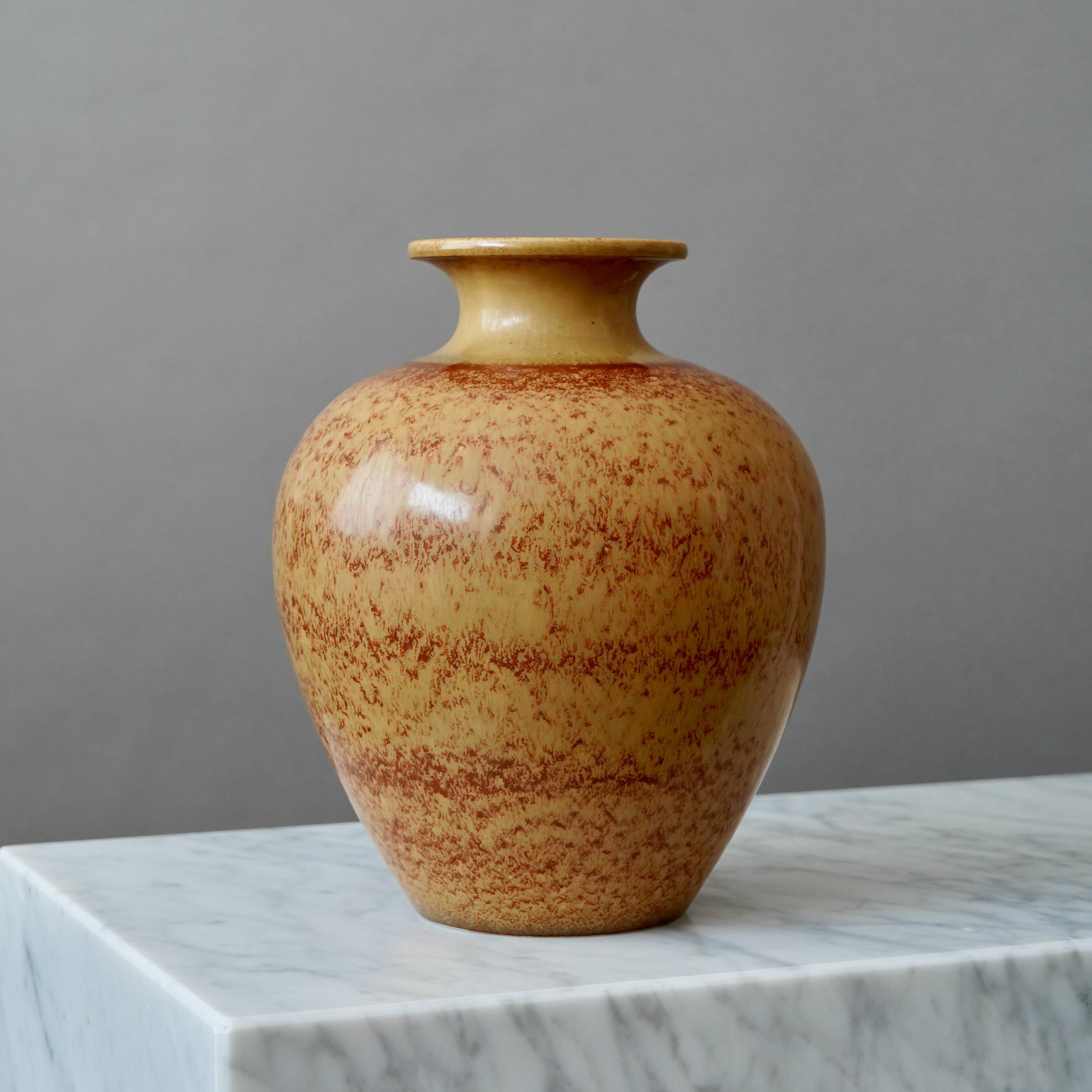 Ceramica Vaso in gres marrone di Gunnar Nylund per Rorstrand, Svezia, anni '1940 in vendita