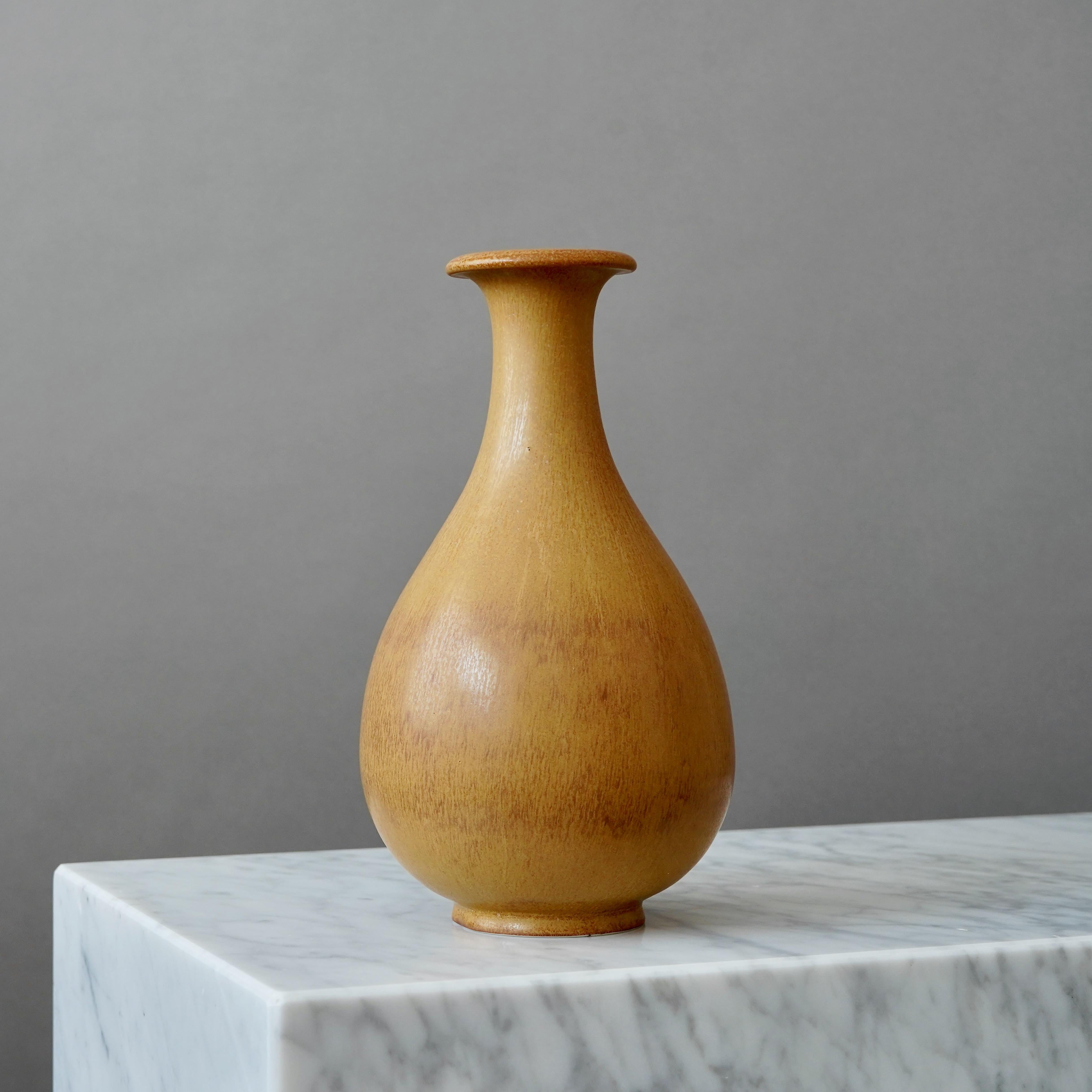 Ceramica Vaso in gres marrone di Gunnar Nylund per Rorstrand, Svezia, anni '1940 in vendita