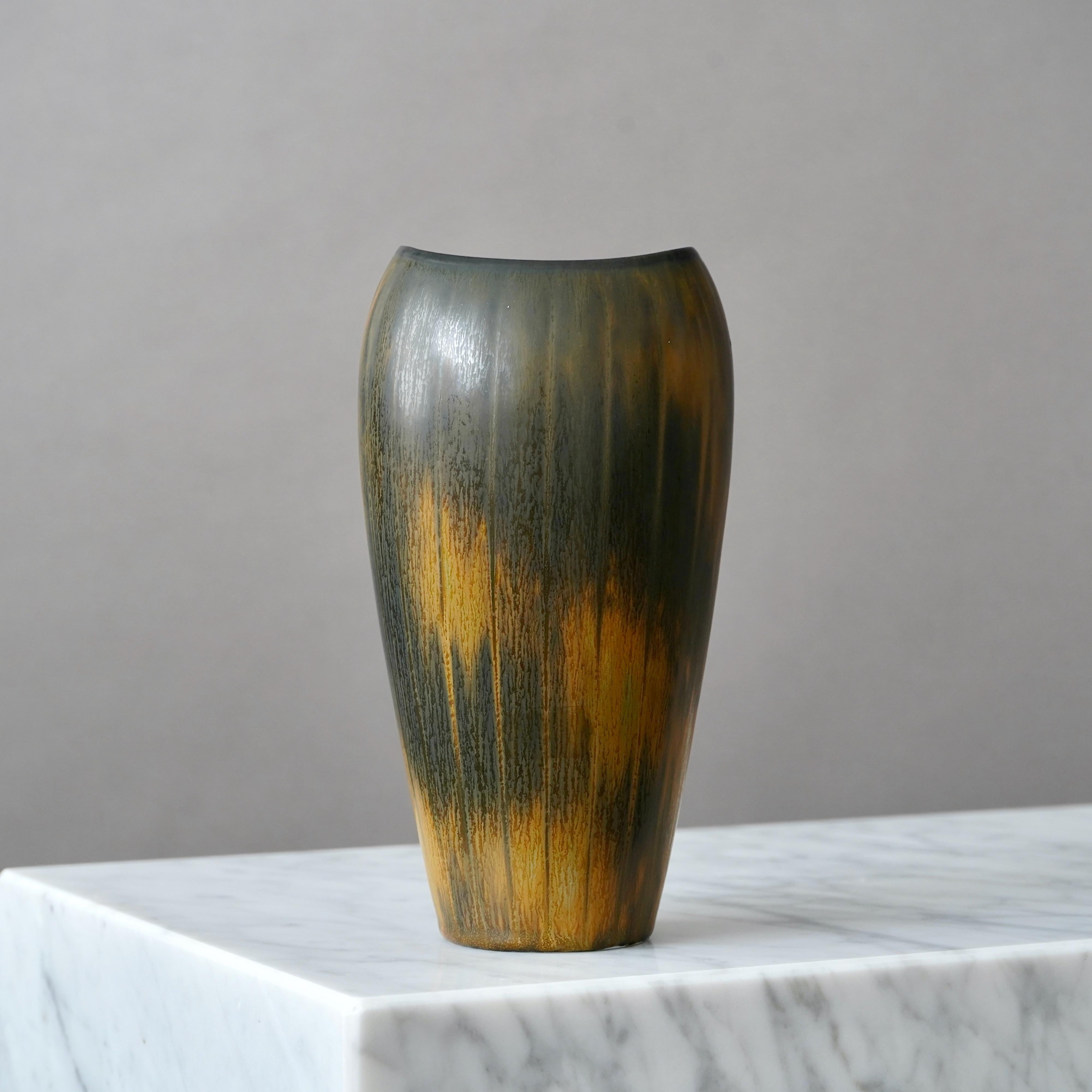 Svedese Vaso in gres marrone di Gunnar Nylund per Rorstrand, Svezia, anni '50 in vendita