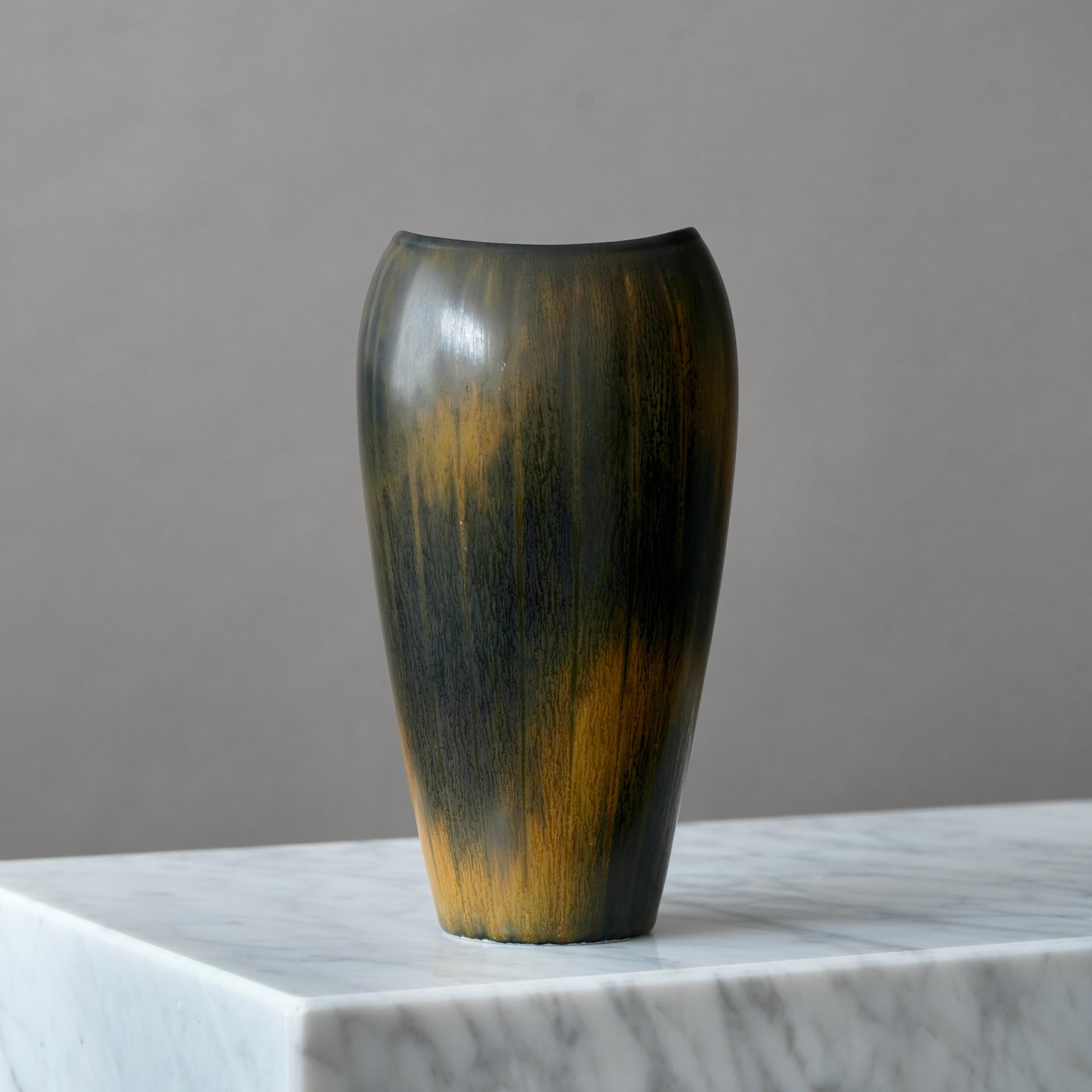 Vaso in gres marrone di Gunnar Nylund per Rorstrand, Svezia, anni '50 In condizioni buone in vendita a Malmö, SE