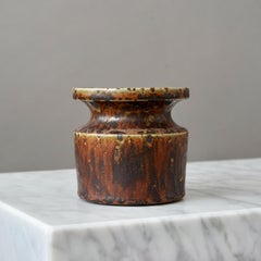 Vaso in gres marrone del ceramista svedese Claes Thell, 1969