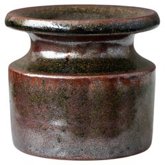 Jarrón de gres marrón del ceramista sueco Claes Thell, 1970