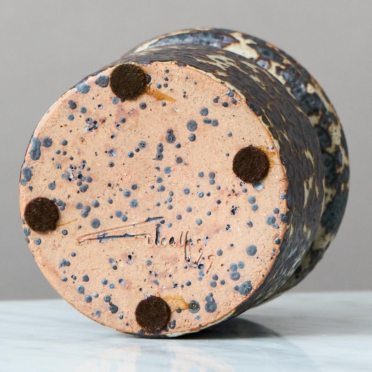 Brown Stoneware Vase by Swedish Ceramist Claes Thell, 1977 For Sale 2