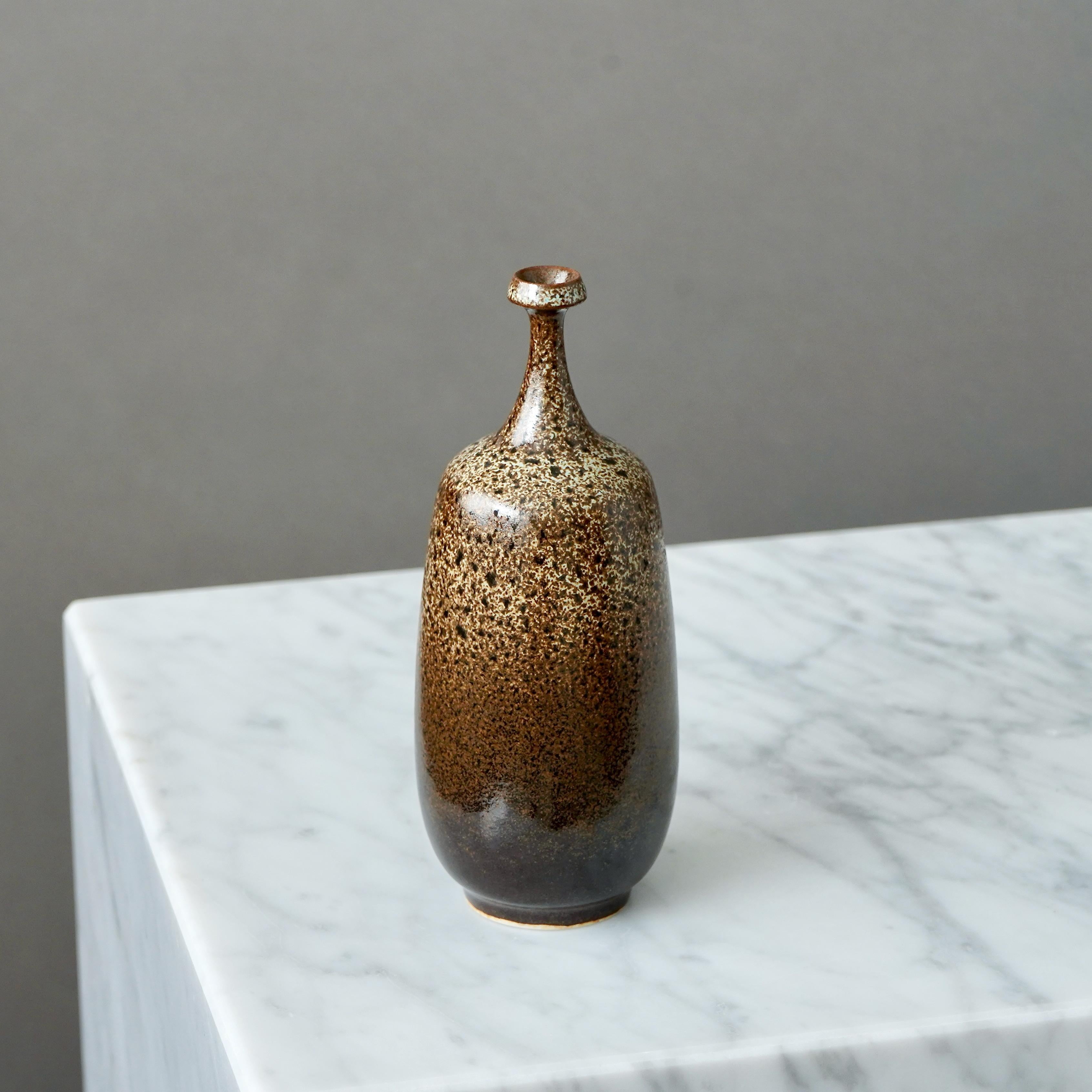 Scandinave moderne Vase en grès Brown par Yngve Blixt, Höganäs, Suède, 1974 en vente
