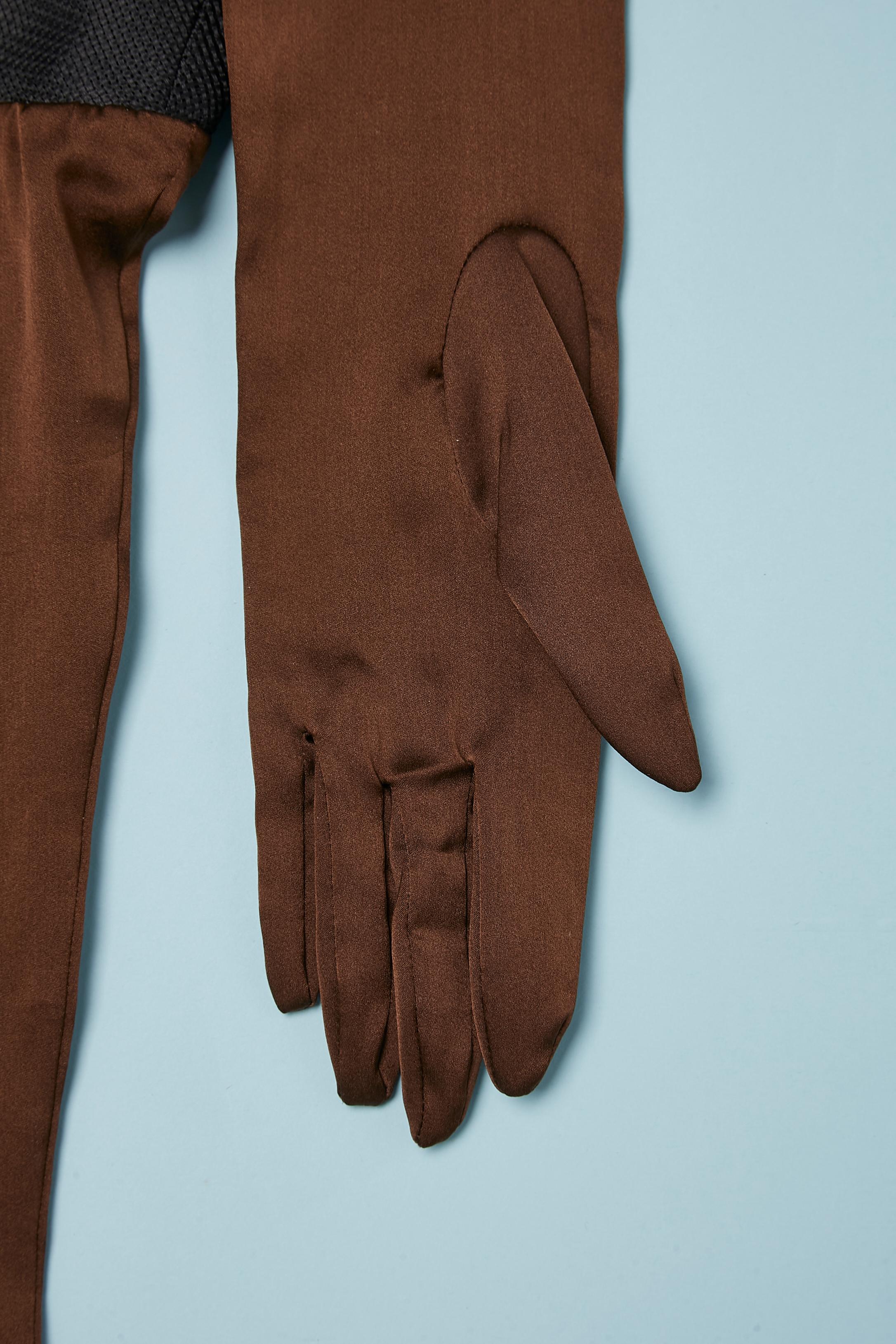 Brown stretch silk and raffia fringes edge gloves Isabel Canovas  In Excellent Condition For Sale In Saint-Ouen-Sur-Seine, FR