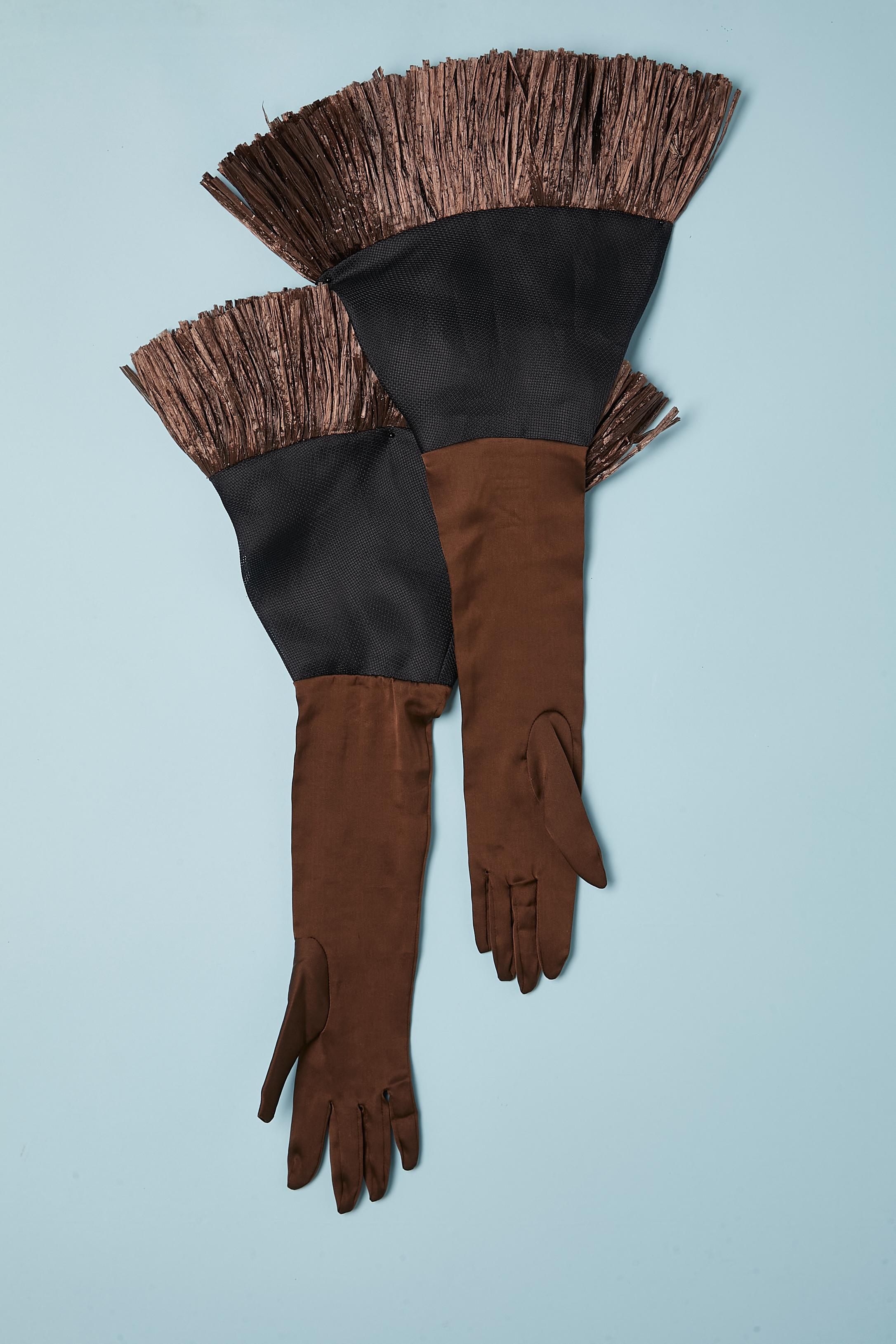 Women's or Men's Brown stretch silk and raffia fringes edge gloves Isabel Canovas  For Sale