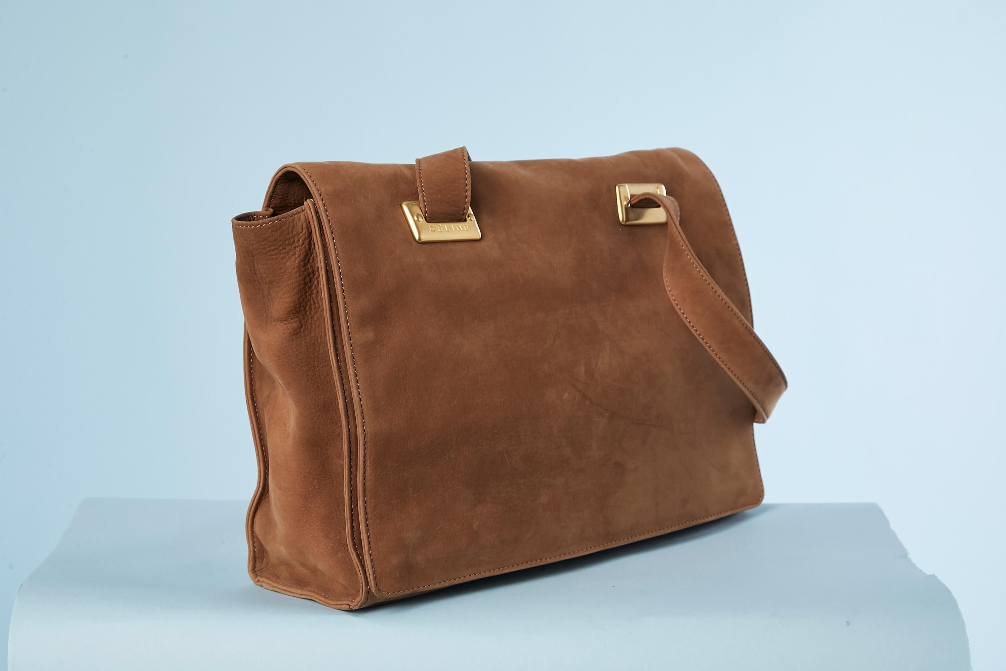 Brown suede shoulder bag with flap and gold metal hardware Céline In Excellent Condition In Saint-Ouen-Sur-Seine, FR