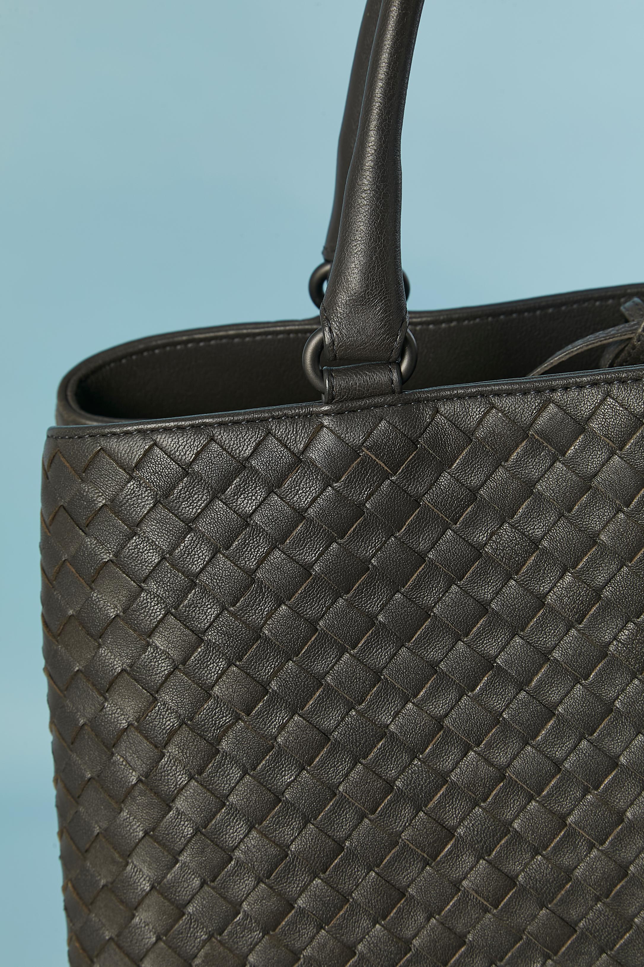 Bolso de asa superior marrón de piel entrelazada Bottega Veneta Negro en venta